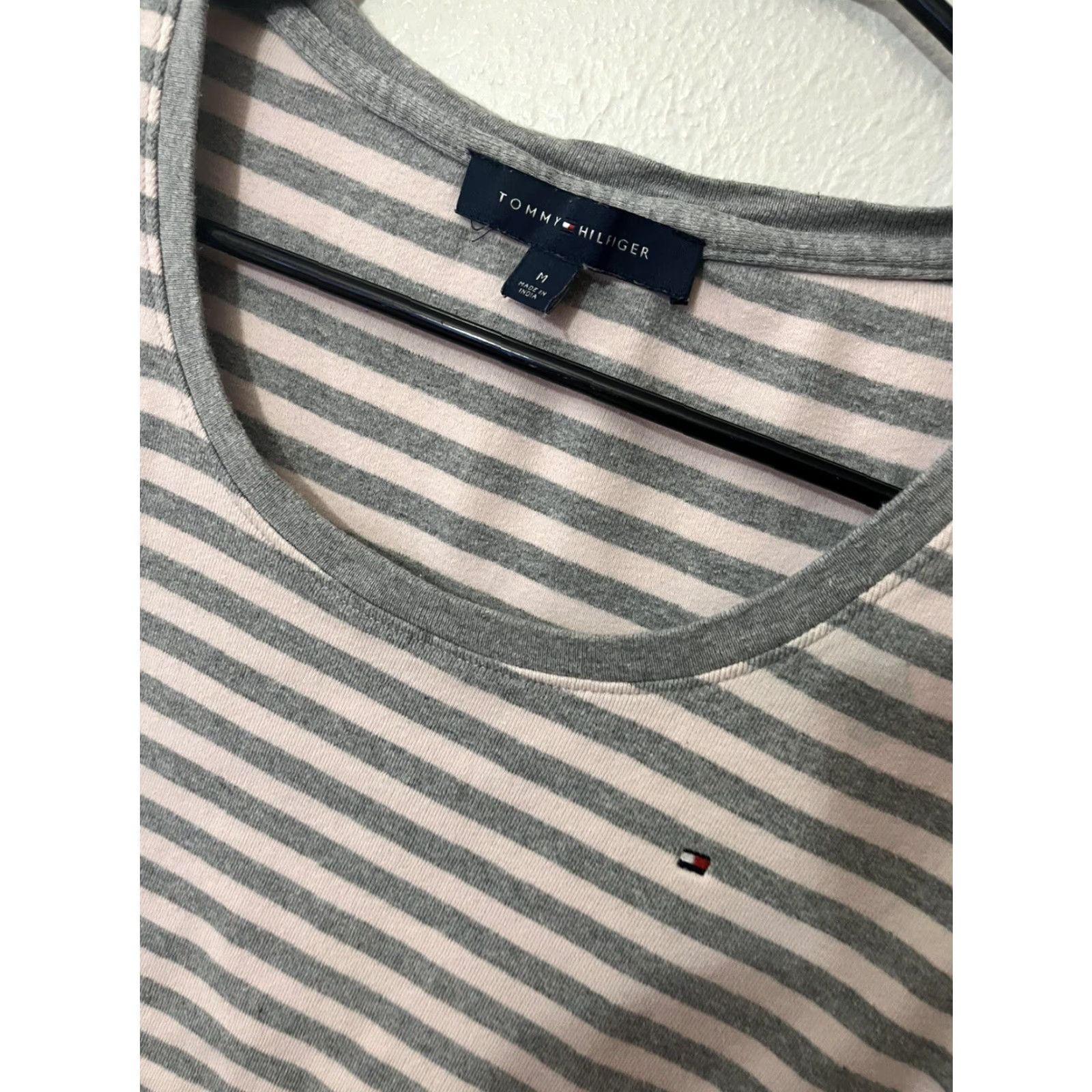 Tommy Hilfiger VINTAGE Tommy Hilfiger Striped Crew Neck Sweater Shirt M Womens Pink & Gray Adult Medium Womens Size M / US 6-8 / IT 42-44 - 2 Thumbnail