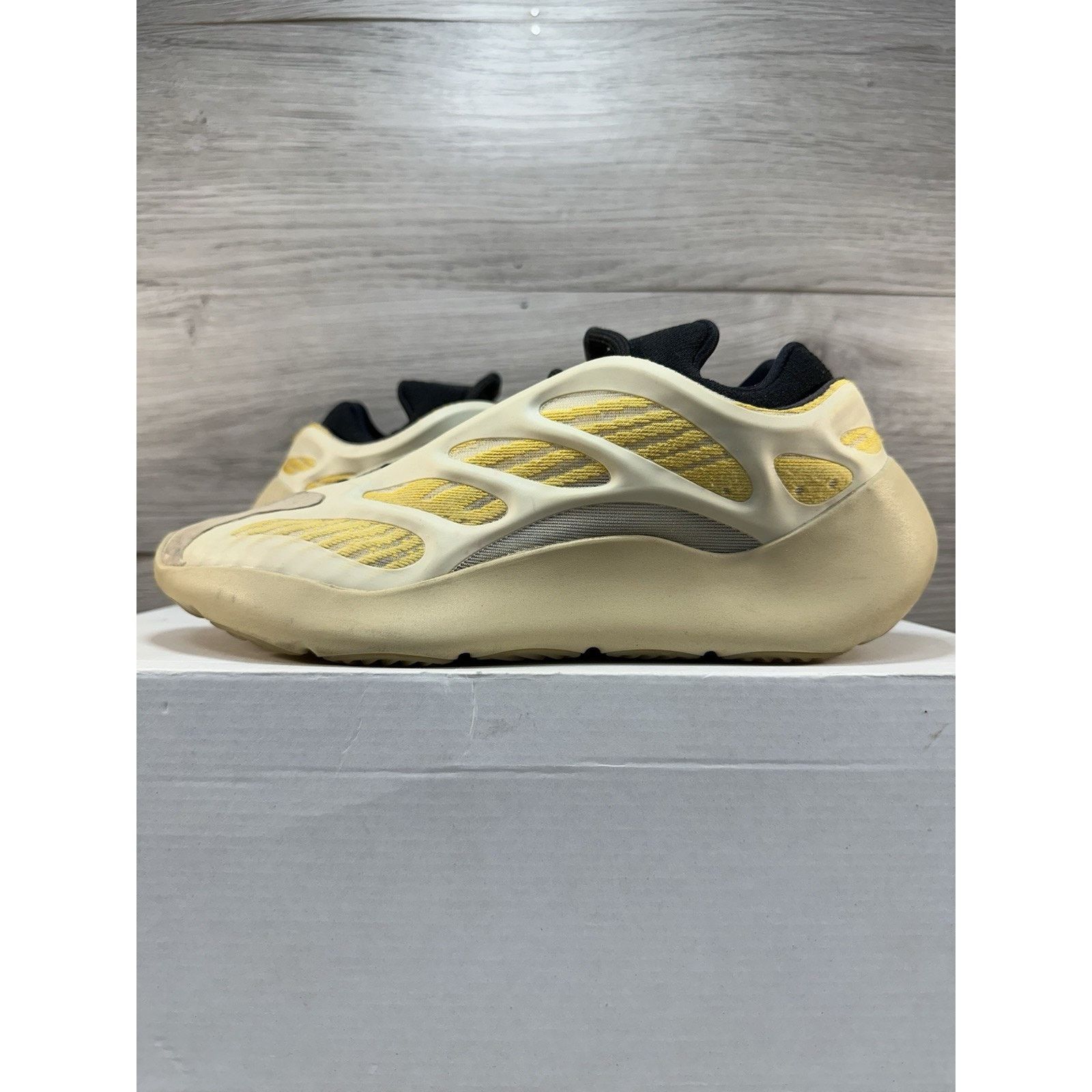 adidas gazelle silver green womens Adidas Yeezy 700 V3 'Safflower' | G54853