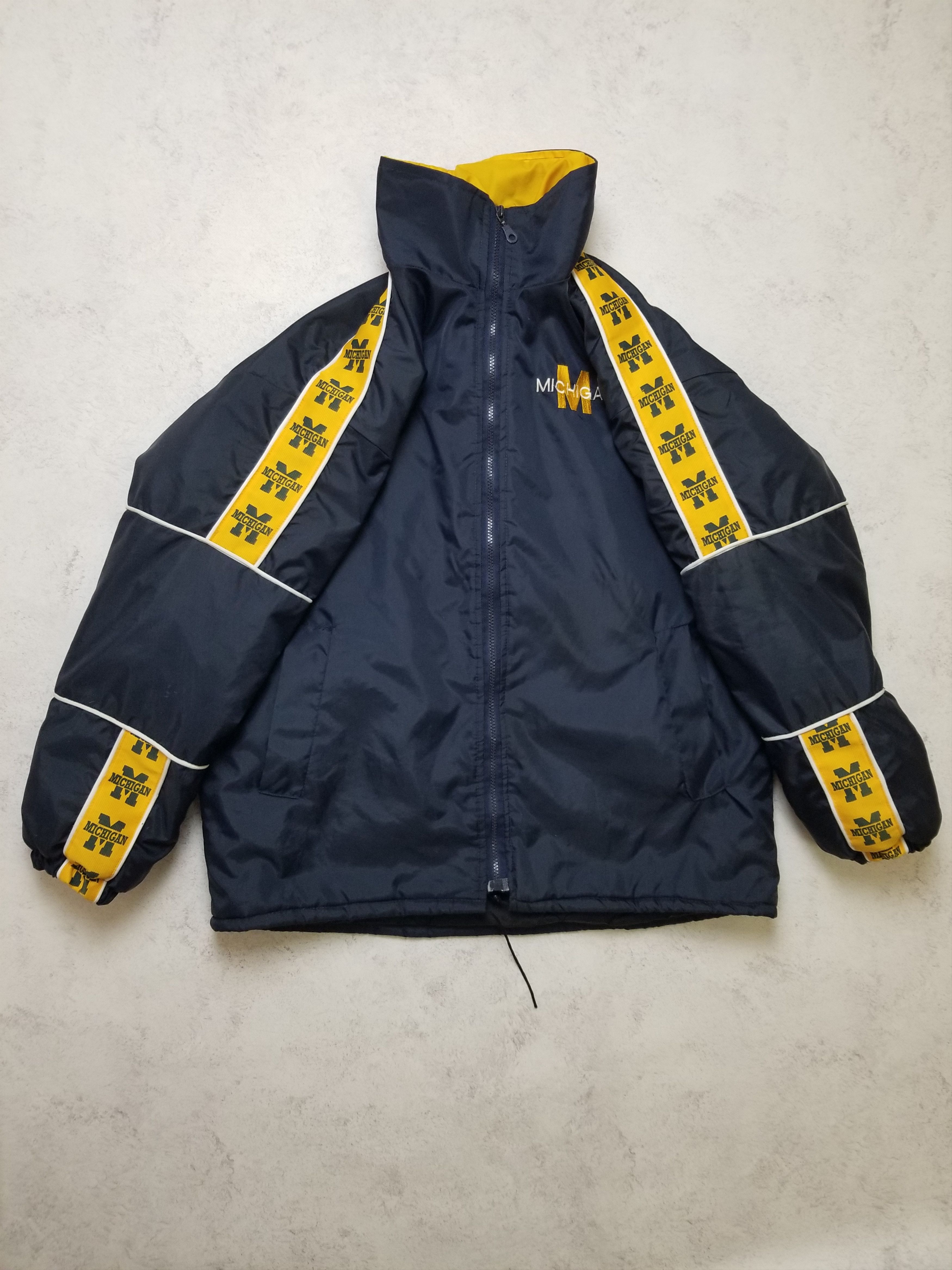 Other Vintage Michigan Wolverines Puffer Jacket Size US L / EU 52-54 / 3 - 2 Thumbnail