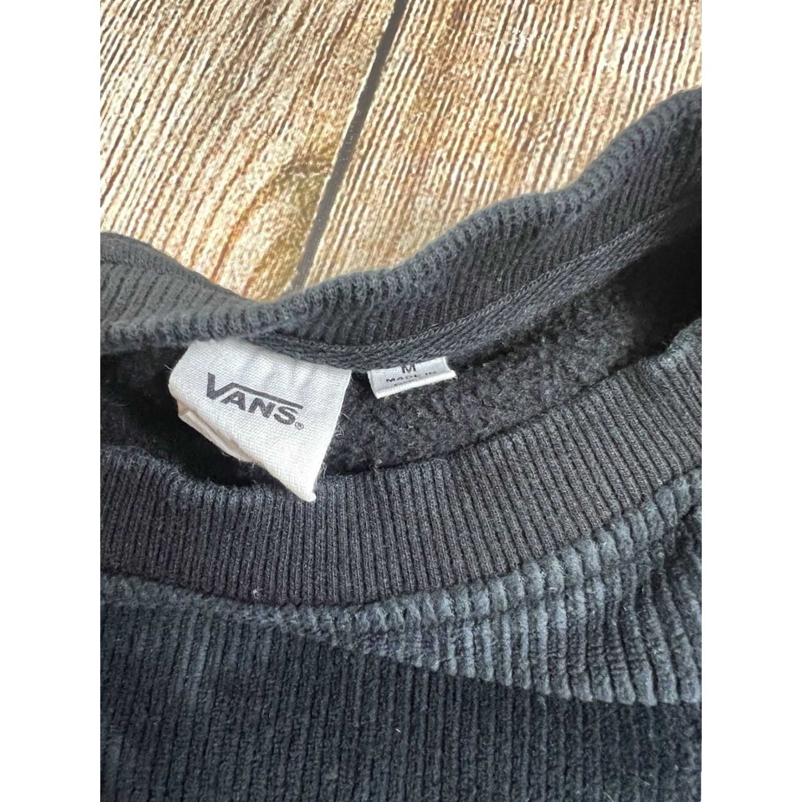 Vans VANS Sweatshirt Women Pullover Corduroy Patch Black M Medium Crew Fabiana Delfino Patch Corduroy Black Sweatshirt Women’s Vans Size M / US 6-8 / IT 42-44 - 3 Thumbnail