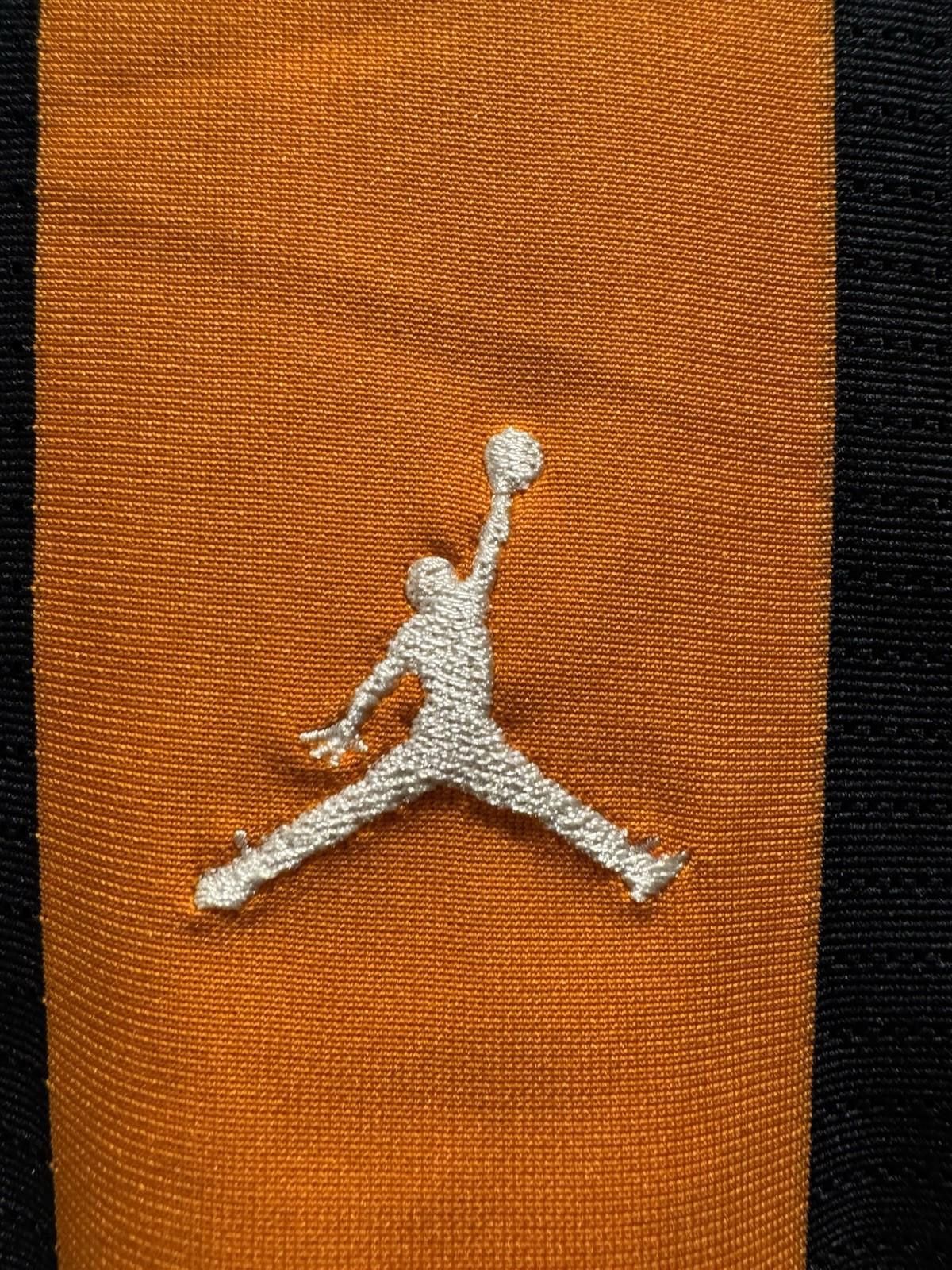 Jordan Brand Air Jordan Large Brooklyn Collegiate Goalie Top Black/Orange Size US L / EU 52-54 / 3 - 2 Thumbnail