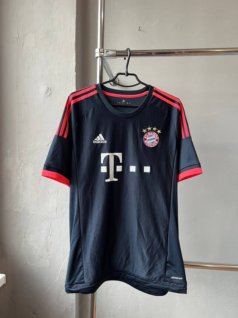 Adidas 2015/16 BAYERN MUNICH AWAY SOCCER JERSEY FOOTBALL SHIRT XL Size US XL / EU 56 / 4 - 2 Thumbnail
