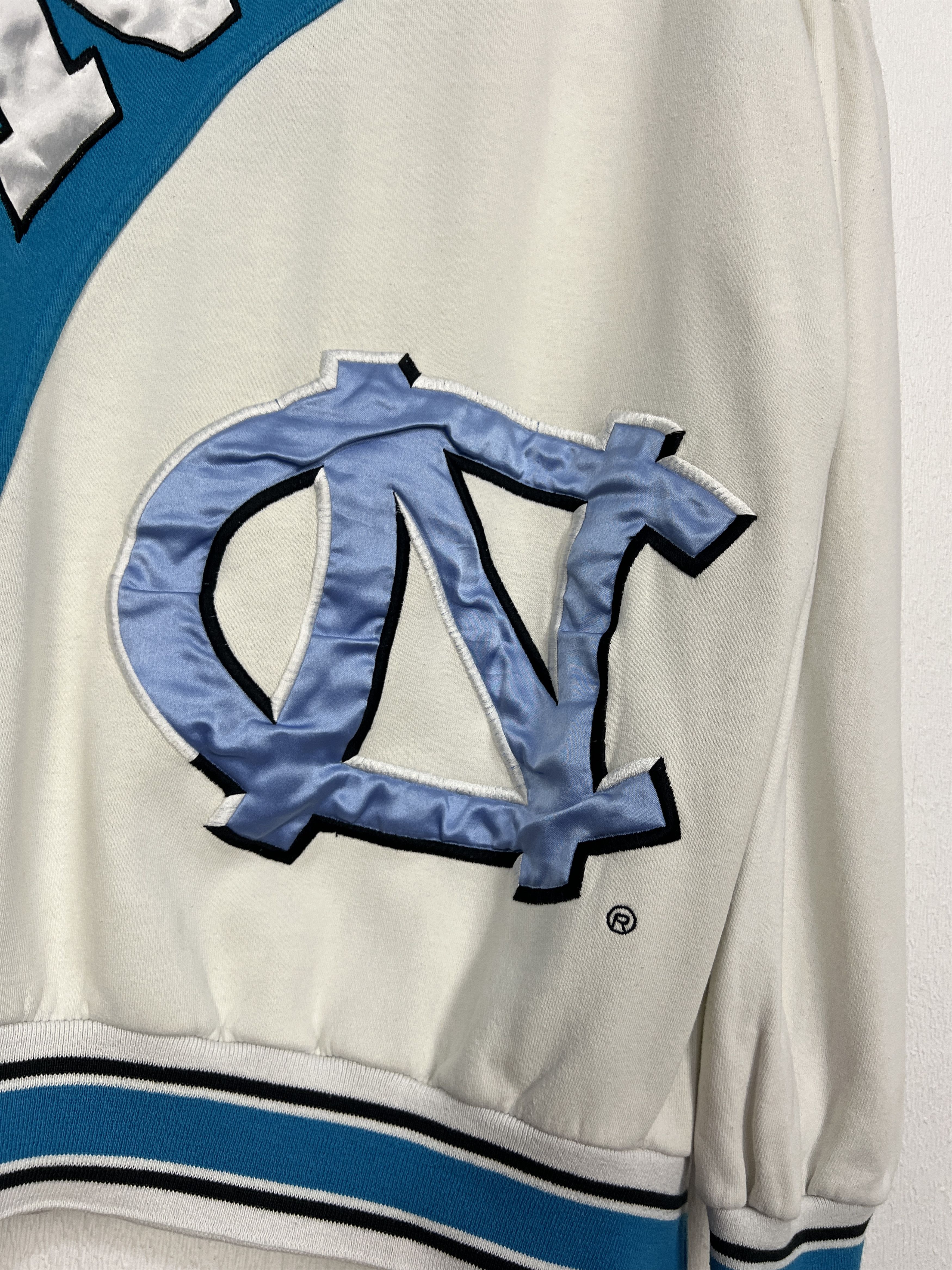 Vintage Vintage UNC North Carolina Crewneck Sweatshirt Big Logo NCAA Size US XL / EU 56 / 4 - 4 Thumbnail