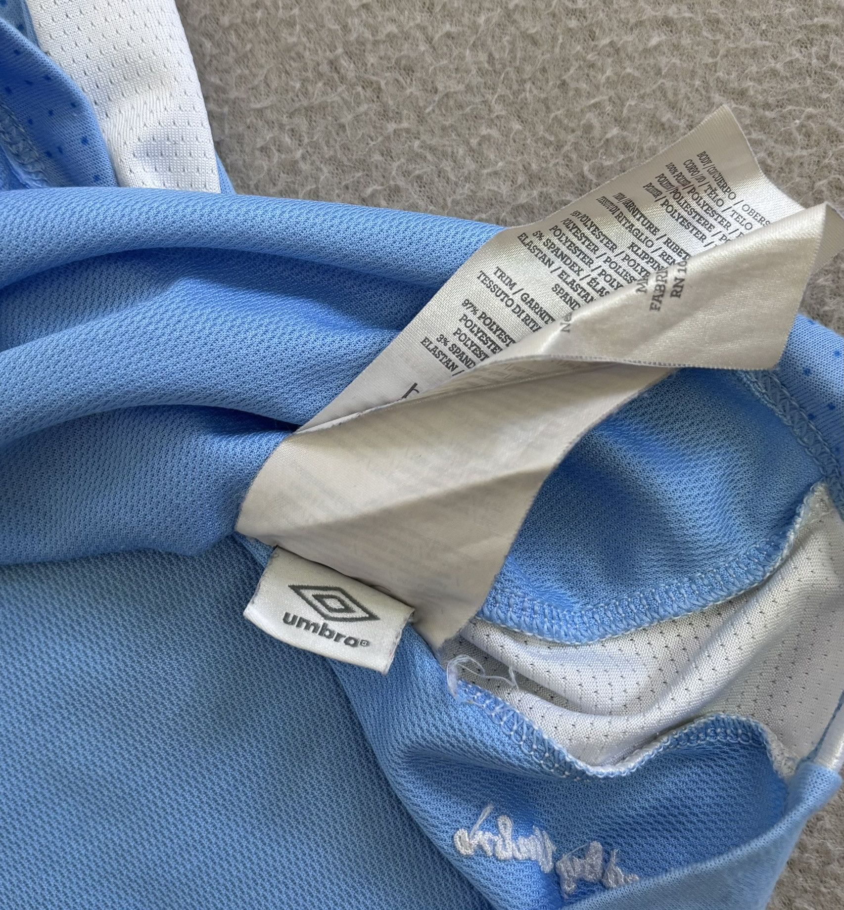 Umbro Manchester City 2011/2012 Umbro Football Jersey Size M Size US M / EU 48-50 / 2 - 19 Thumbnail