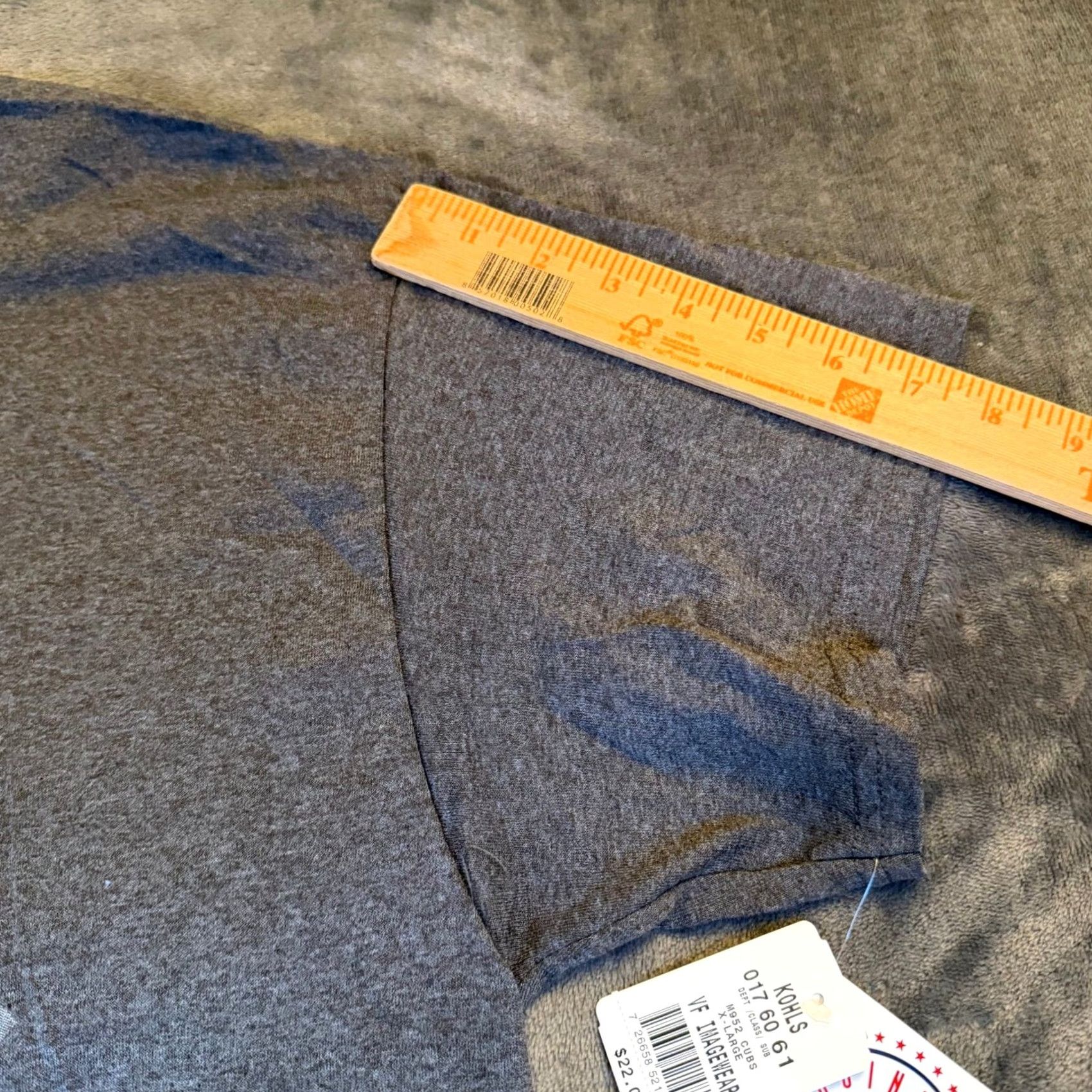 Vintage Majestic Chicago Cubs T Shirt Gray Baseball Graphic Tee Mens XL NWT Size US XL / EU 56 / 4 - 7 Thumbnail