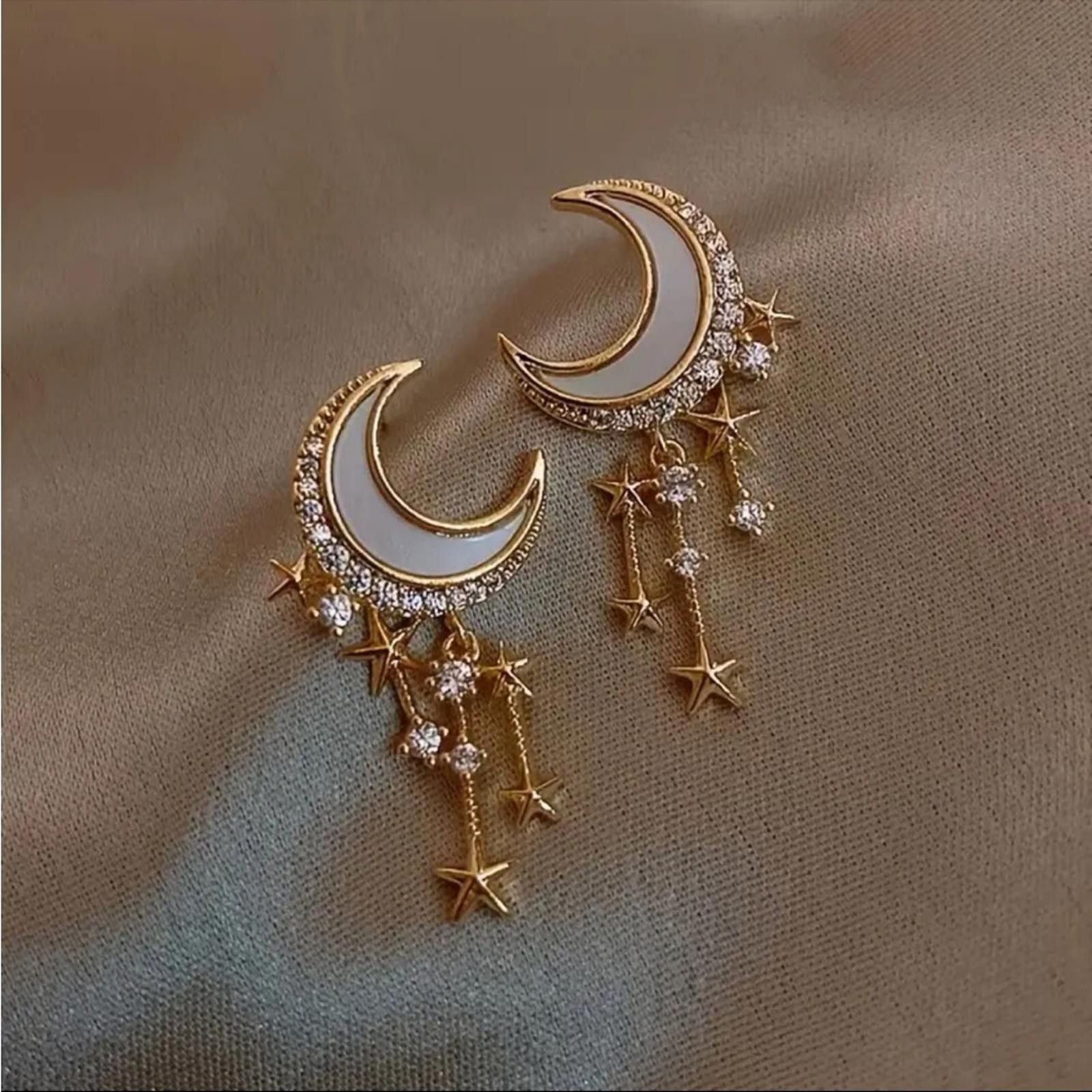 Designer Gold Crescent Moon and Star Earrings Celestial Size ONE SIZE - 2 Thumbnail