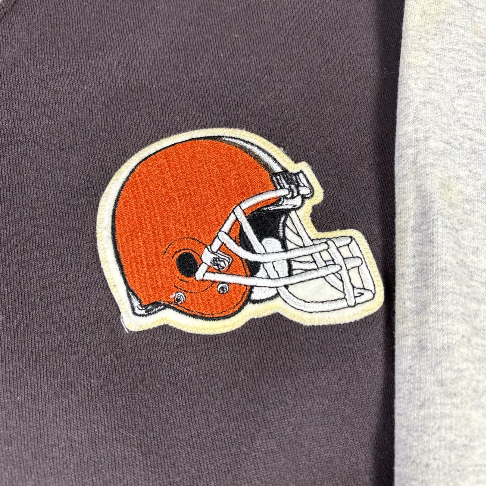 NFL VINTAGE Cleveland Browns Sweatshirt Majestic Button Down Embroidered NFL XL Brown Men Pullover 90s Graphic Print Football Stitch Size US XL / EU 56 / 4 - 4 Thumbnail