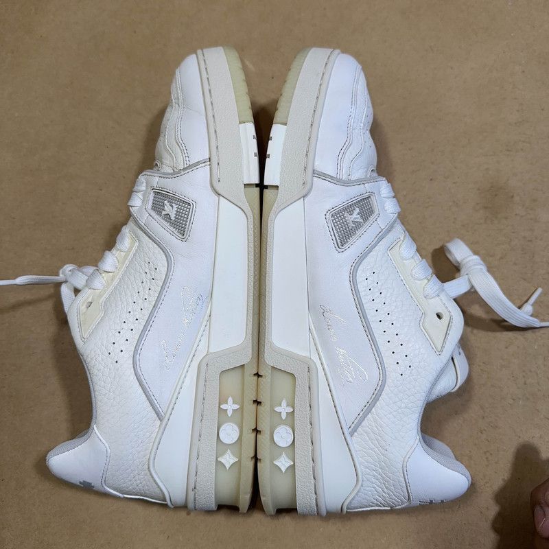 Louis Vuitton Louis Vuitton Low-top Trainer Sneakers in White - Size US 8.5 / EU 41-42 - 9 Thumbnail