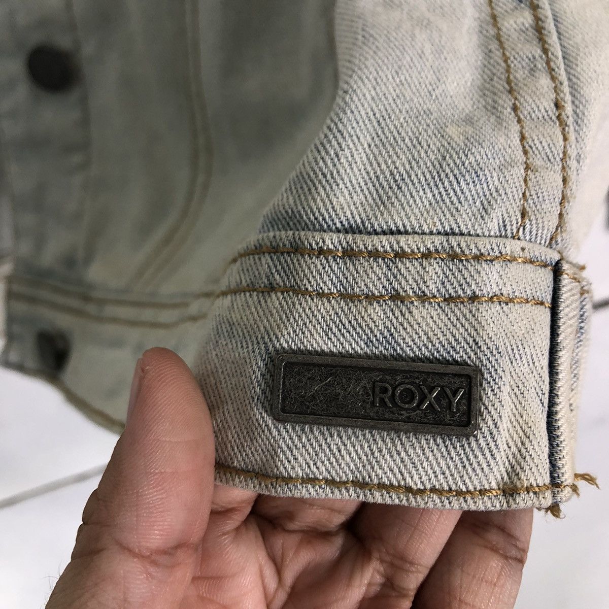 Japanese Brand 🔥Rare Acid Wash Design Denim Trucker Jacket Roxy Japan Size US S / EU 44-46 / 1 - 19 Thumbnail