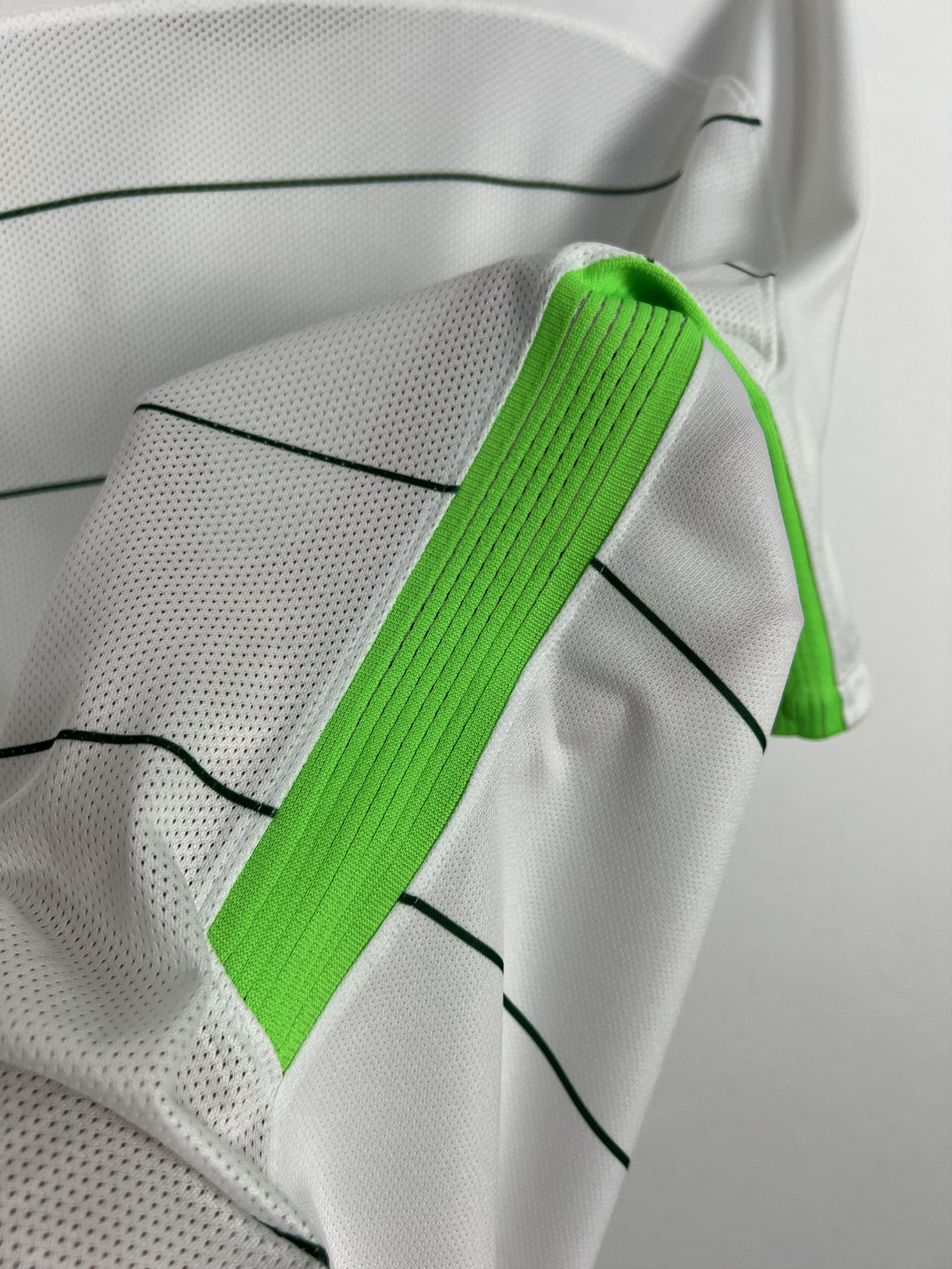 Nike Werder Bremen Away football shirt 2017 Soccer Nike Size US L / EU 52-54 / 3 - 13 Thumbnail
