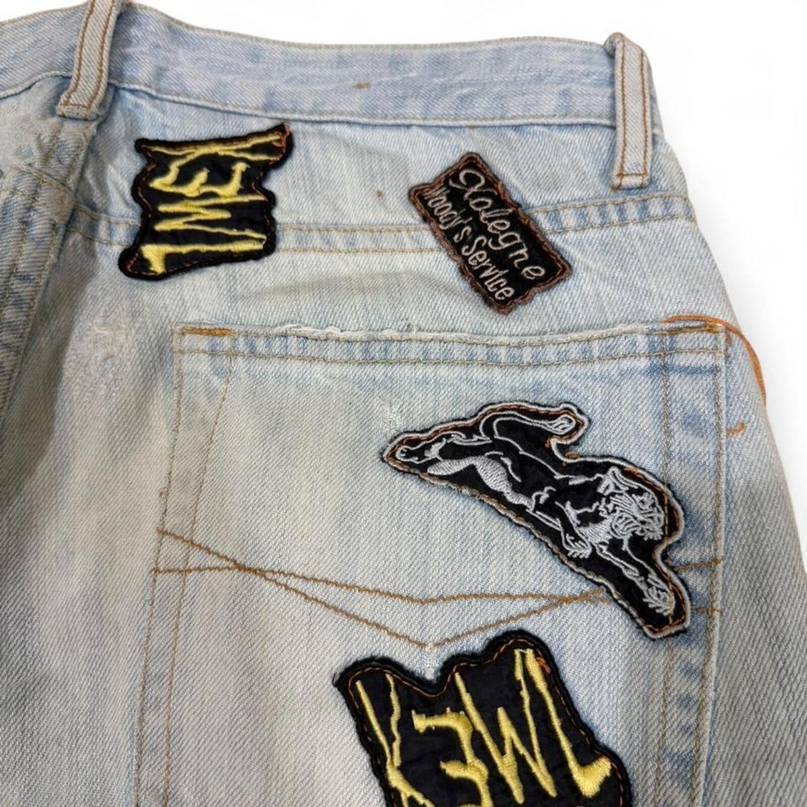 Replay Replay Light wash denim jeans with patches and ripped look Size US 31 - 5 Thumbnail