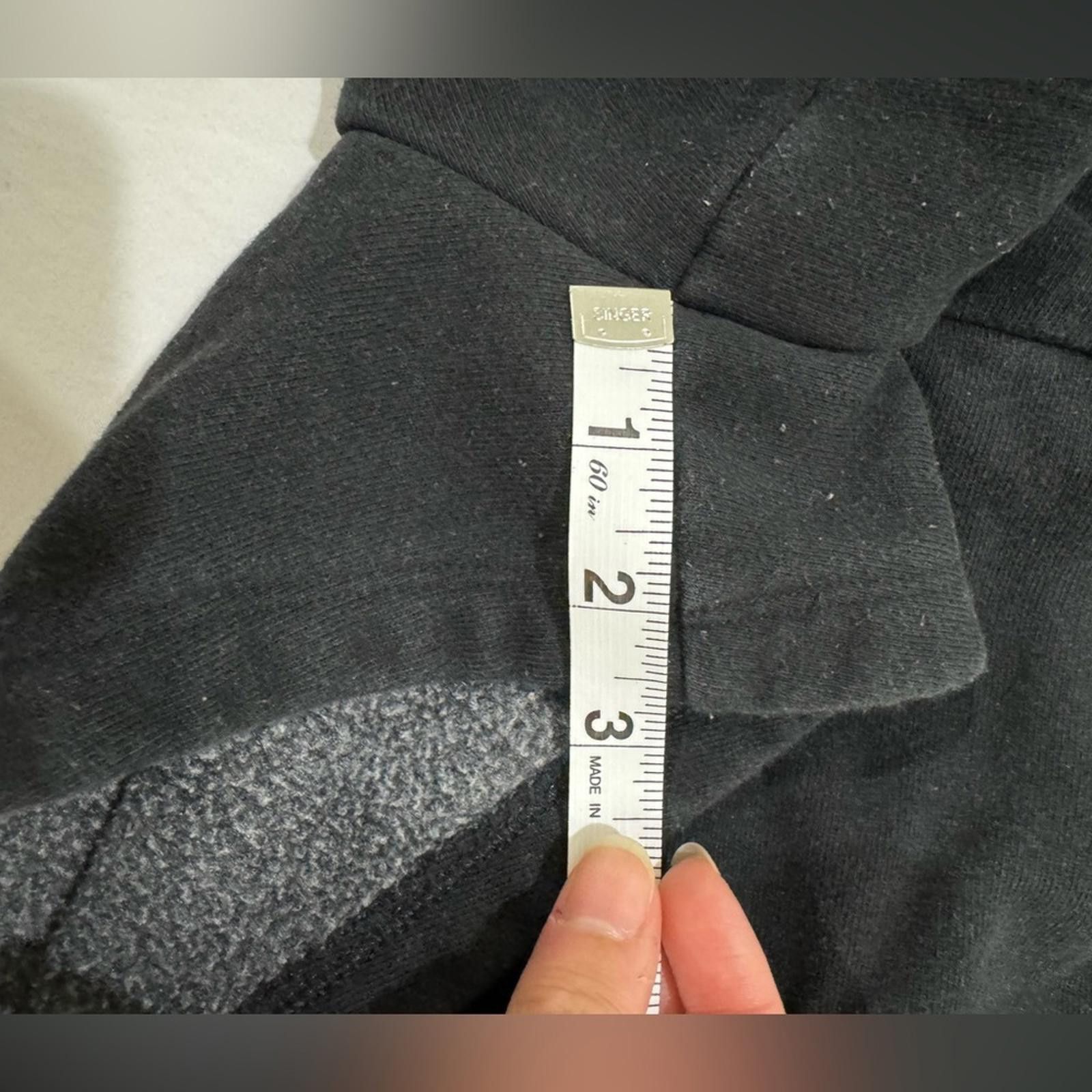 Designer Victoria’s Secret PINK Black Lined Sweat Short- Size Medium Size 32" / US 10 / IT 46 - 6 Thumbnail
