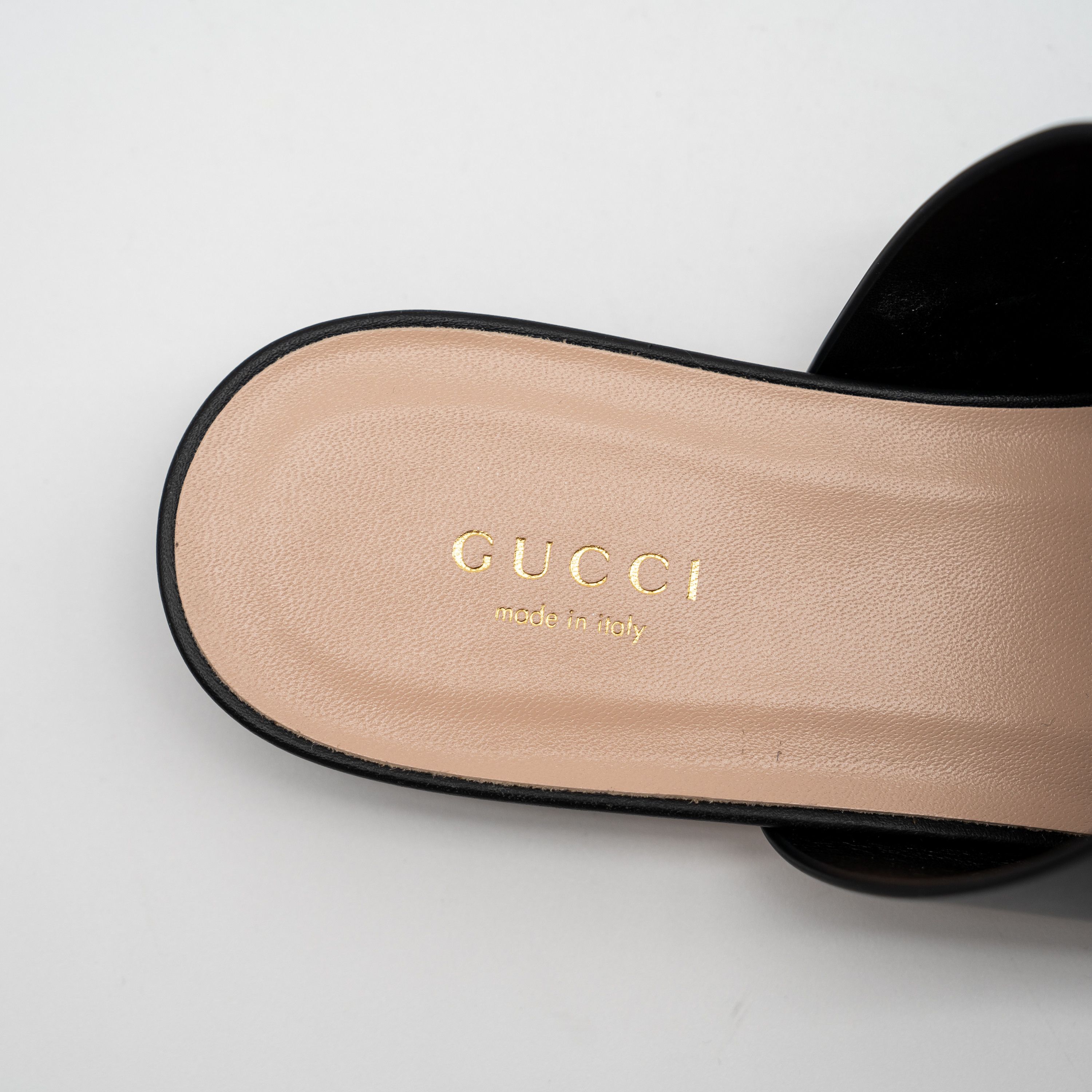 Gucci 39.5G Gucci Thong Sandals Black Cut Out GG Flats Leather Size US 9.5 / IT 39.5 - 9 Thumbnail