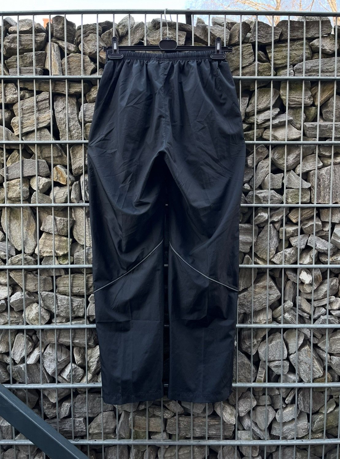 Nike Vintage Nike Swoosh Track Suit Nylon Y2K Windbreaker Rare Size US L / EU 52-54 / 3 - 18 Thumbnail