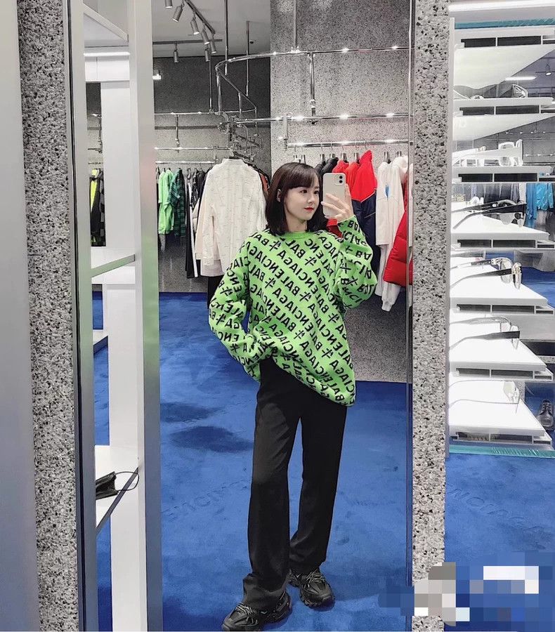 Balenciaga Balenciaga Ox Year Limited Edition Green Full Logo Sweater Size US XS / EU 42 / 0 - 8 Thumbnail