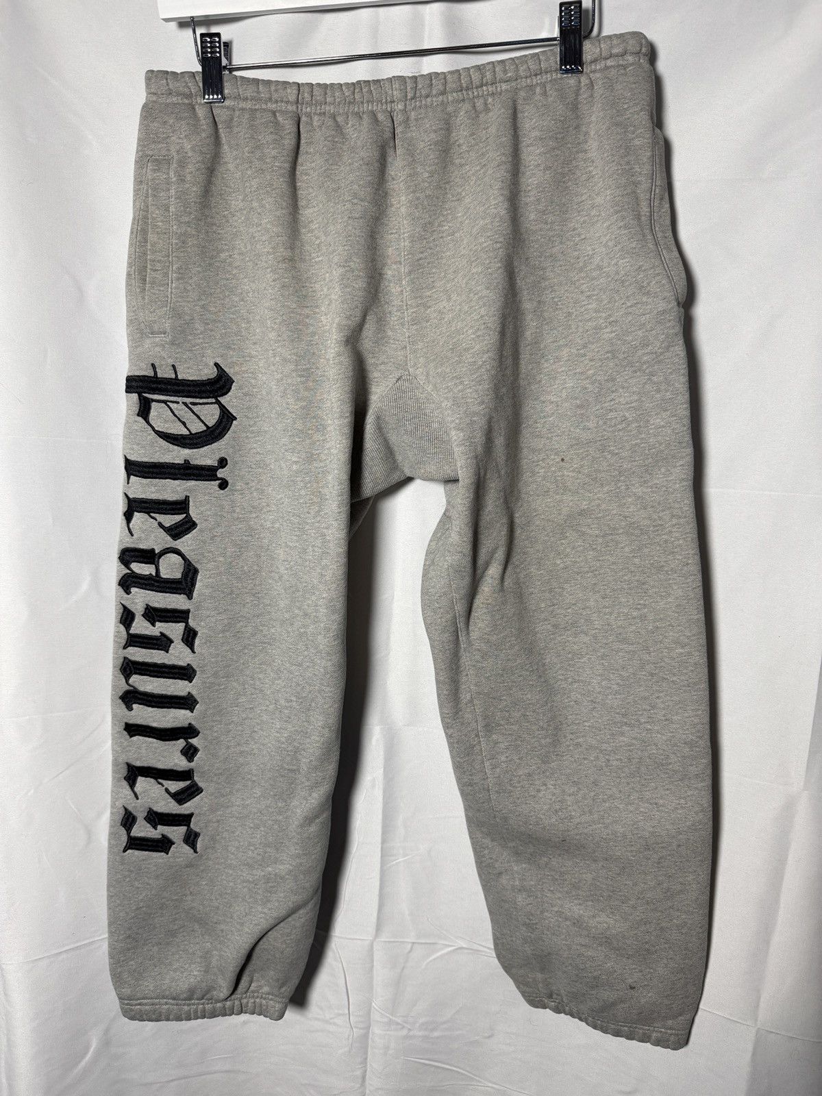 Pleasures Pleasures Burnout Sweatpants Size US 31 - 1 Thumbnail