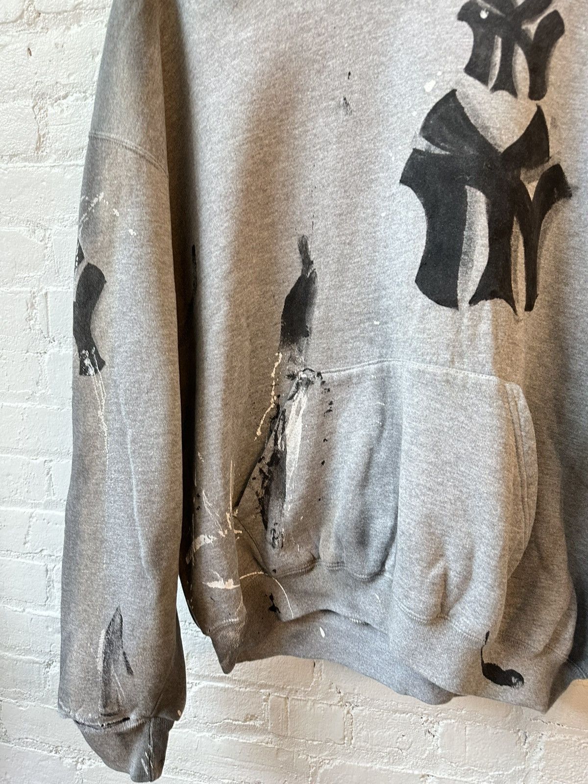 New York Yankees × Vintage VINTAGE RUSSELL XXL NY YANKEES THRASHED HOODIE Size US XXL / EU 58 / 5 - 3 Thumbnail