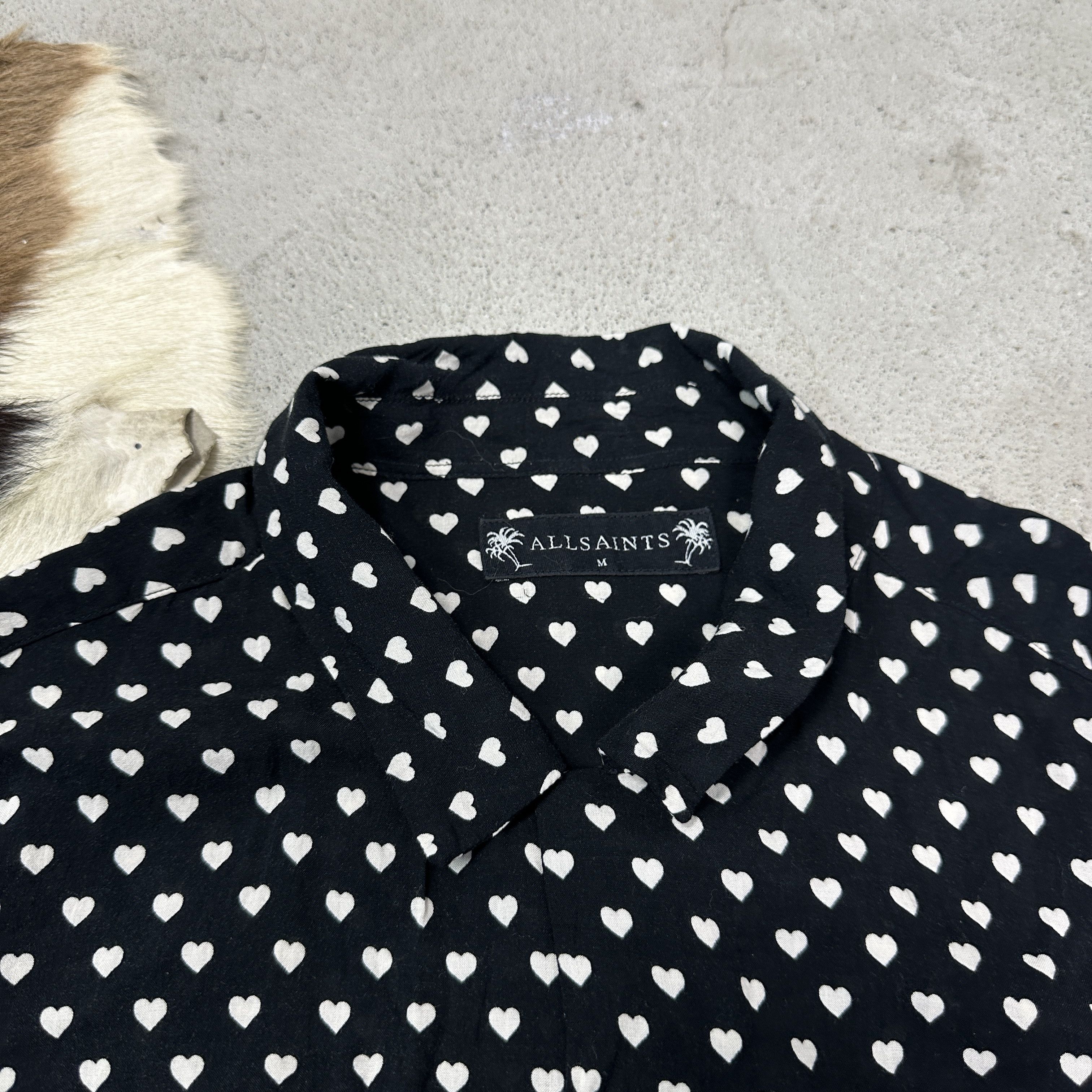 Allsaints Vintage Streetwear Heart Print Allsaints Shirt Y2K Size M / US 6-8 / IT 42-44 - 4 Thumbnail