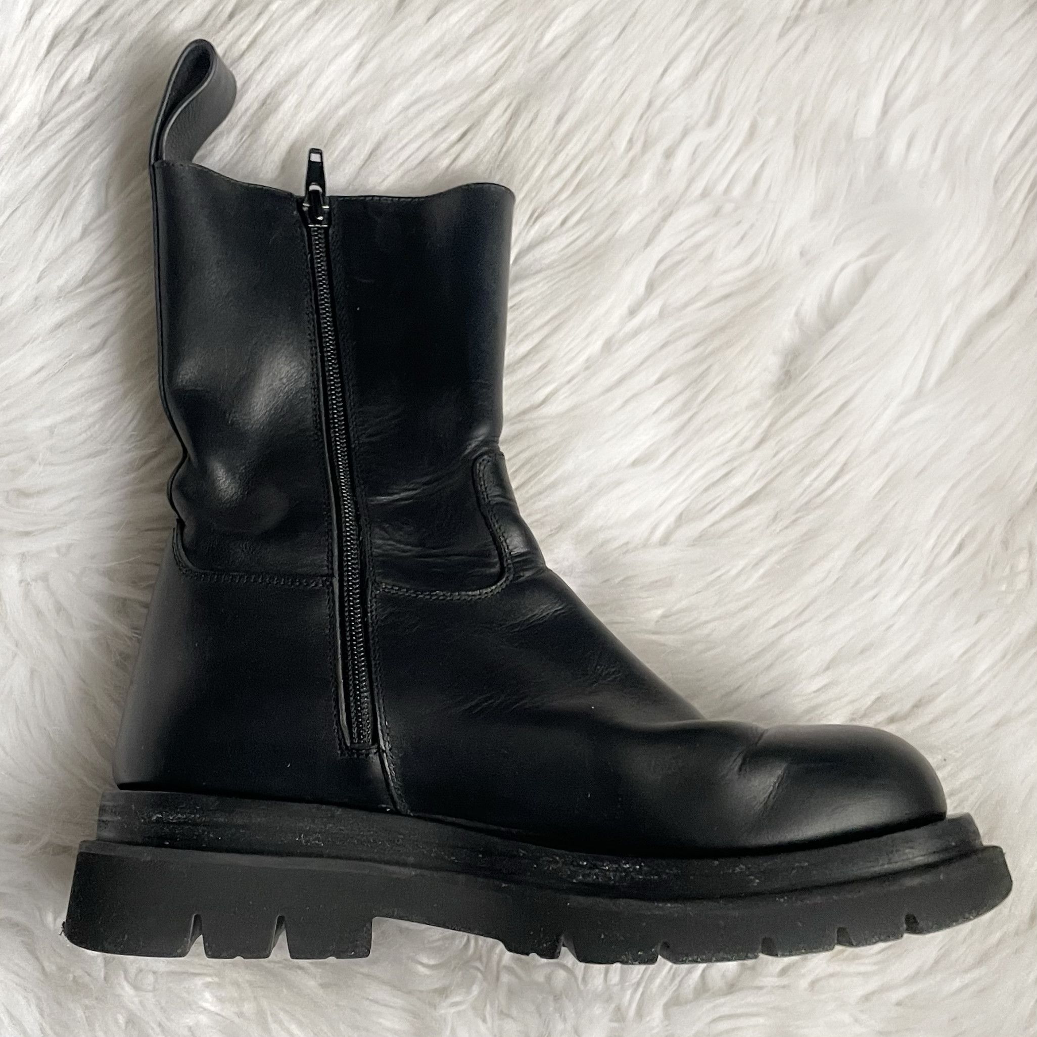 Bottega Veneta Bottega Veneta Black Lug Boots Zip Up Size 40.5 Size US 7.5 / EU 40-41 - 2 Thumbnail
