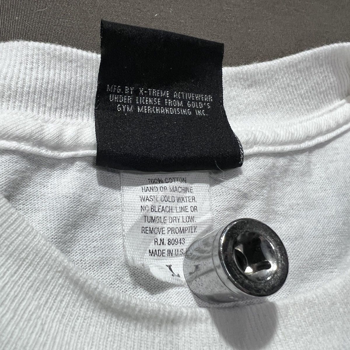 Vintage Vintage Y2K GOLD'S GYM Fitness Promo Tee Size US L / EU 52-54 / 3 - 4 Thumbnail