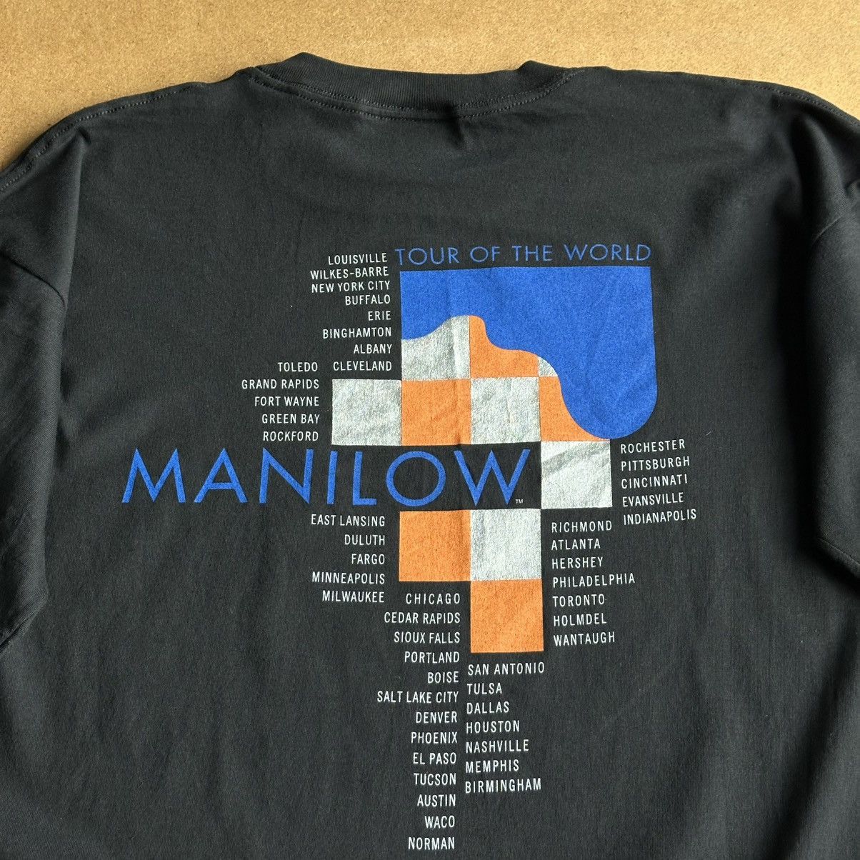 Band Tees Vintage 1997 Barry Manilow Winterland Single Stitch Tour Tee Size US XL / EU 56 / 4 - 4 Thumbnail