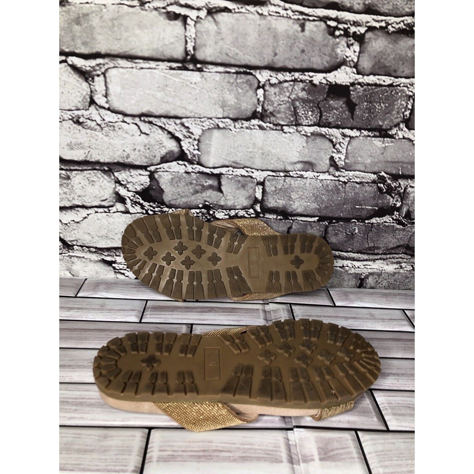 Saks Fifth Avenue Saks Fifth Avenue Tan Gold Beaded Slide Leather Casual Sanda Size US 6 / IT 36 - 8 Thumbnail