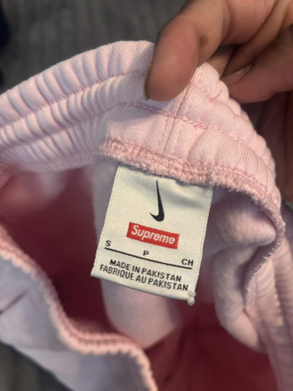 Nike × Supreme SUPREME NIKE PINK SWEATPANTS Size US 30 / EU 46 - 4 Thumbnail
