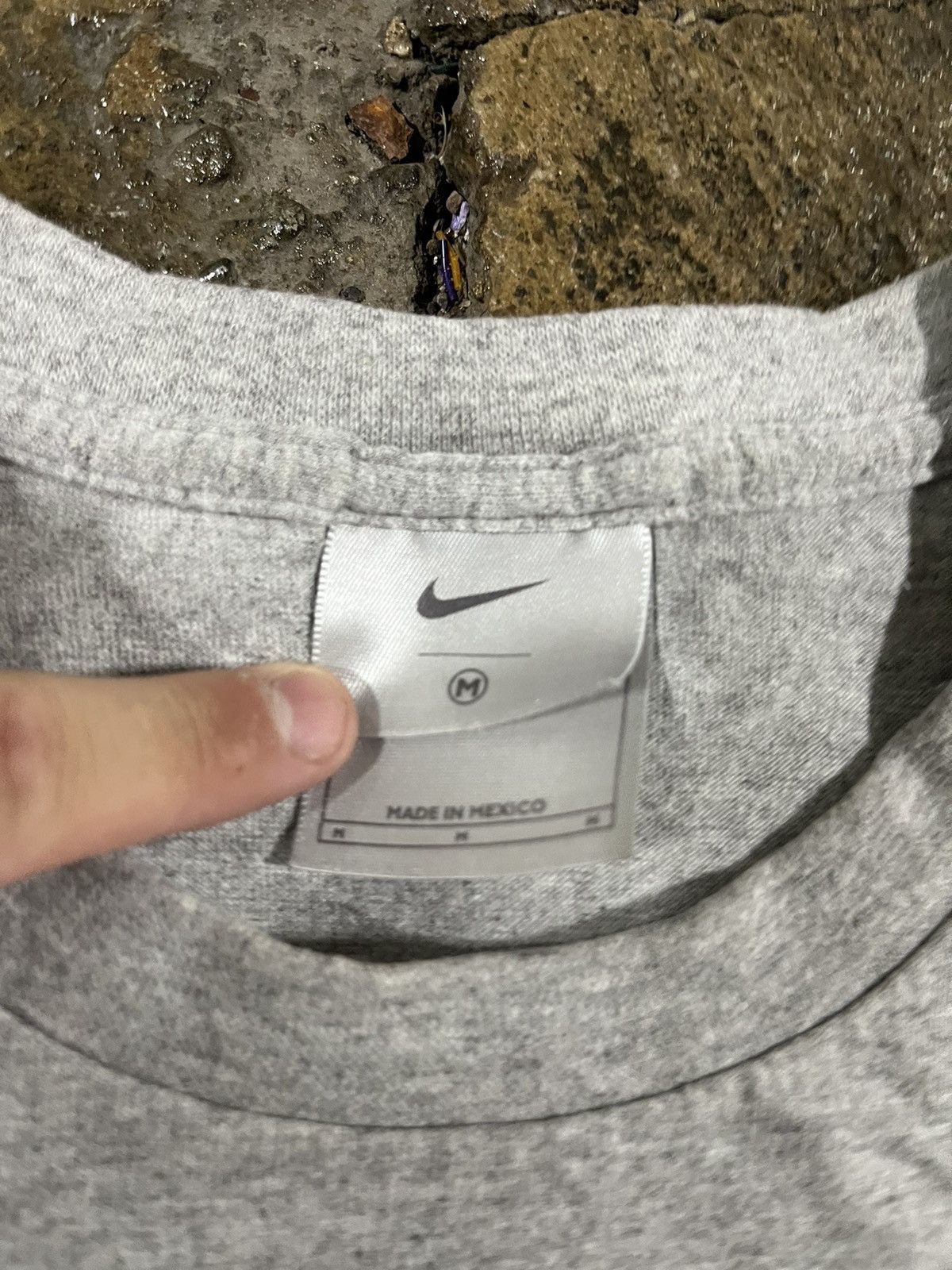 Nike × Vintage Crazy Vintage Y2K Nike Mini Swoosh Tee Shirt Essential Size US M / EU 48-50 / 2 - 4 Thumbnail