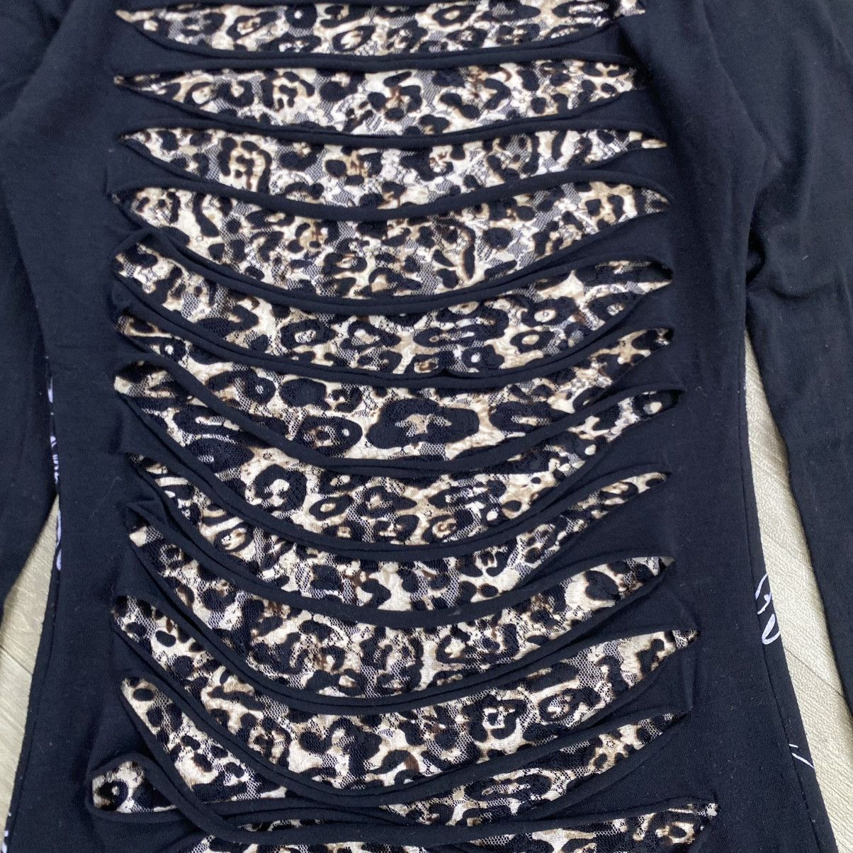 If Six Was Nine 2000s MKR Studded Leopard Poem Punk Lgb Gothic Longsleeve Size US S / EU 44-46 / 1 - 11 Thumbnail