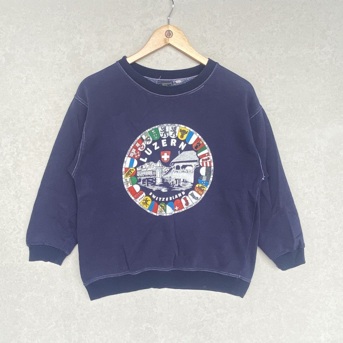 Other Vintage Swiss Style Printed Crewneck Sweatshirt Navy Blue Size US S / EU 44-46 / 1 - 1 Thumbnail