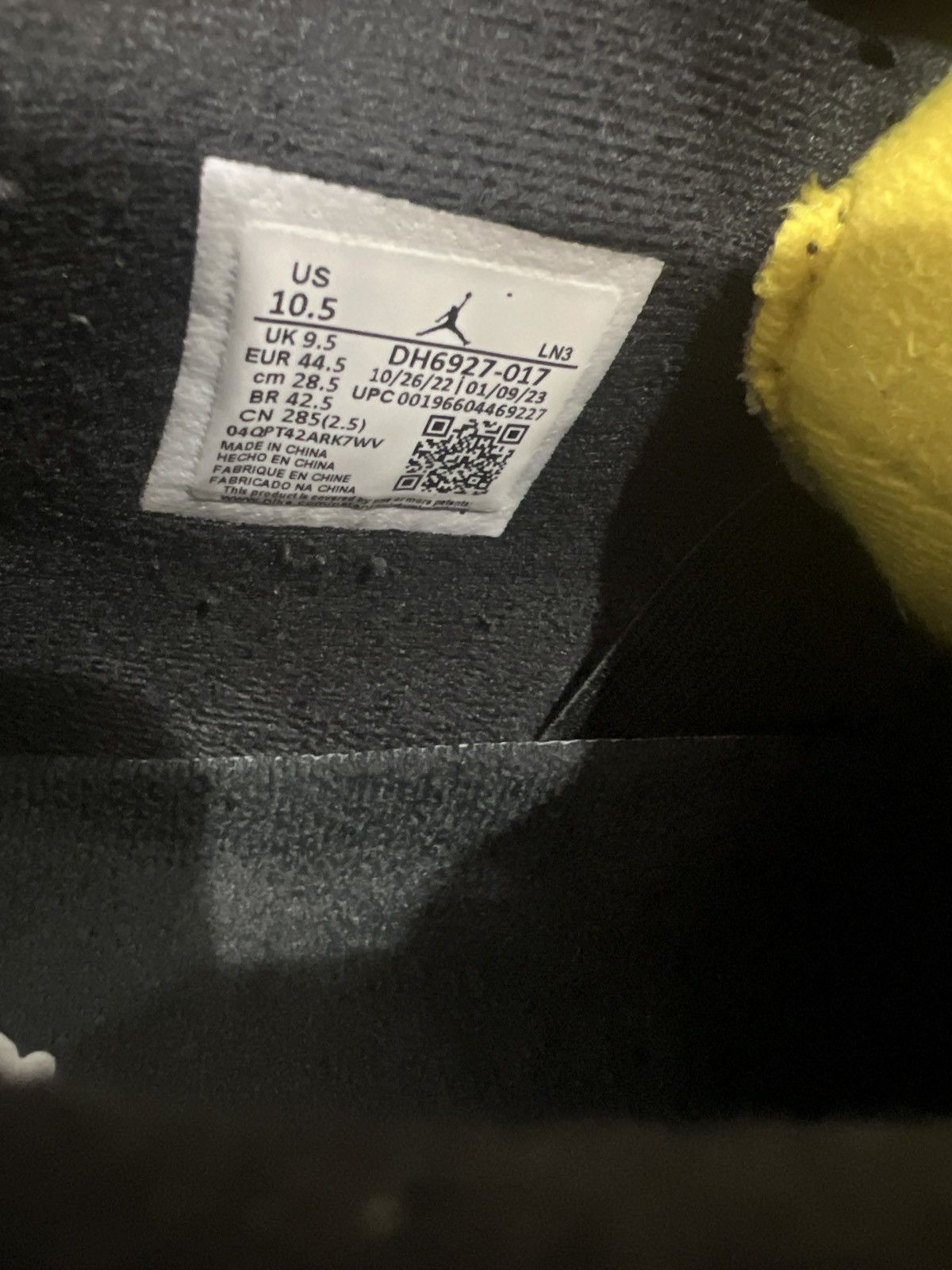Nike Air jordan yellow thunder 4 Size US 10.5 / EU 43-44 - 1 Thumbnail