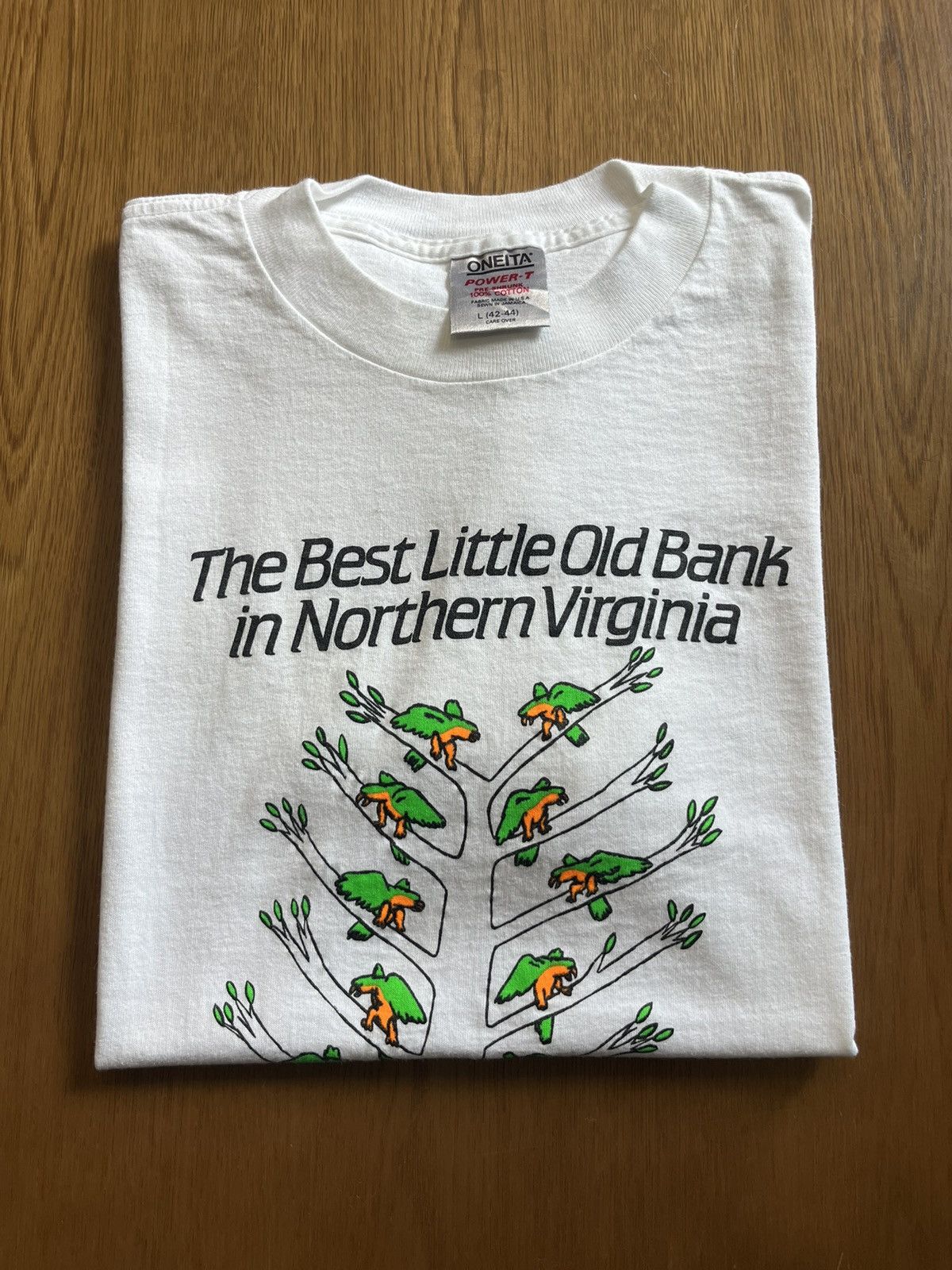 Arts & Science Vintage Burke&Herbert The Best Little Old Bank 90’s Tshirt Size US L / EU 52-54 / 3 - 1 Thumbnail