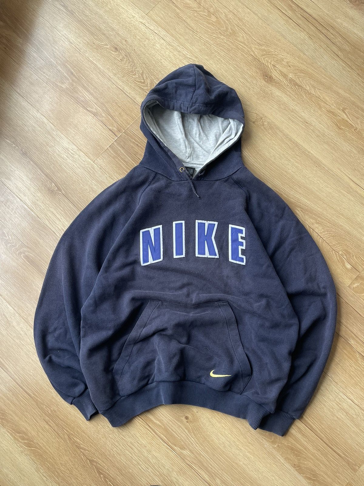 Nike Vintage 90s Nike Spellout Faded Boxy Hoodie Size US S / EU 44-46 / 1 - 3 Thumbnail