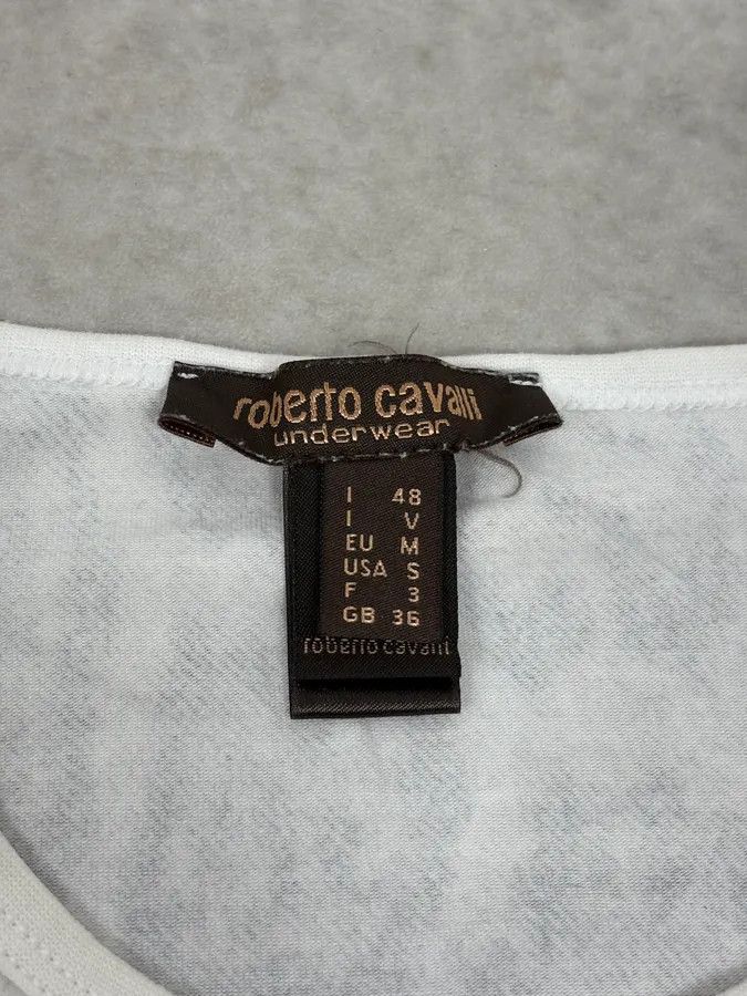 Roberto Cavalli 2000s Roberto Cavalli White Leopard Print T-Shirt Size S / US 4 / IT 40 - 7 Thumbnail