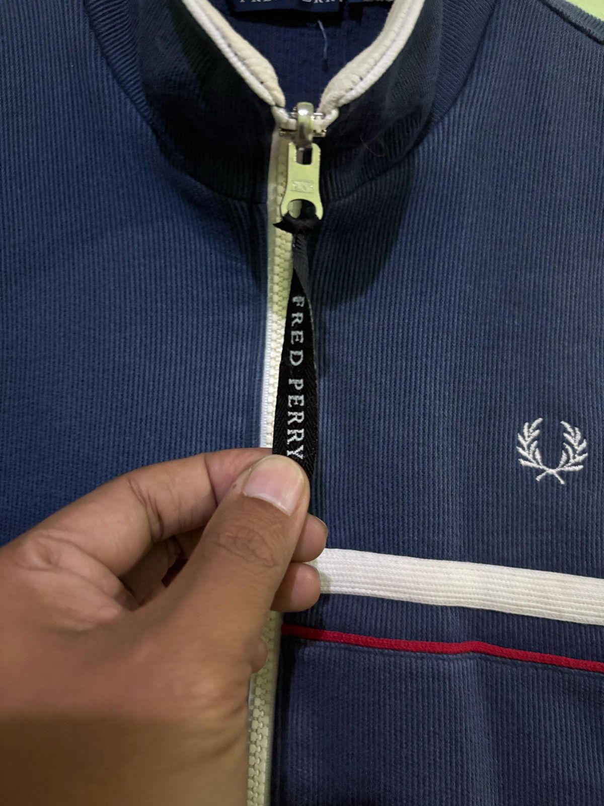 Fred Perry × Vintage Vintage Fred Perry Less Sleeve Jacket Small Logo Design Size US S / EU 44-46 / 1 - 5 Thumbnail