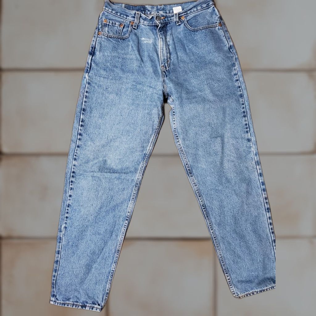 Levi's VINTAGE Levi's 560 Jeans Women 12 Blue Denim Loose Straight High Rise 32x31 5-Pocket Distressed Batwing Size 34" / US 12 / IT 48 - 1 Thumbnail