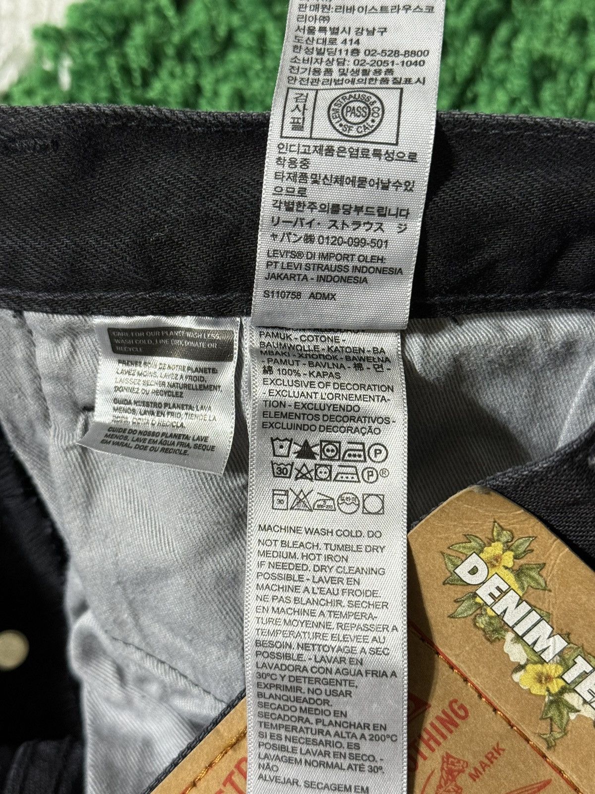 DENIM TEARS Denim Tears Levis 501 Cotton Wreath Denim Jean Black 32 Size US 32 / EU 48 - 7 Thumbnail