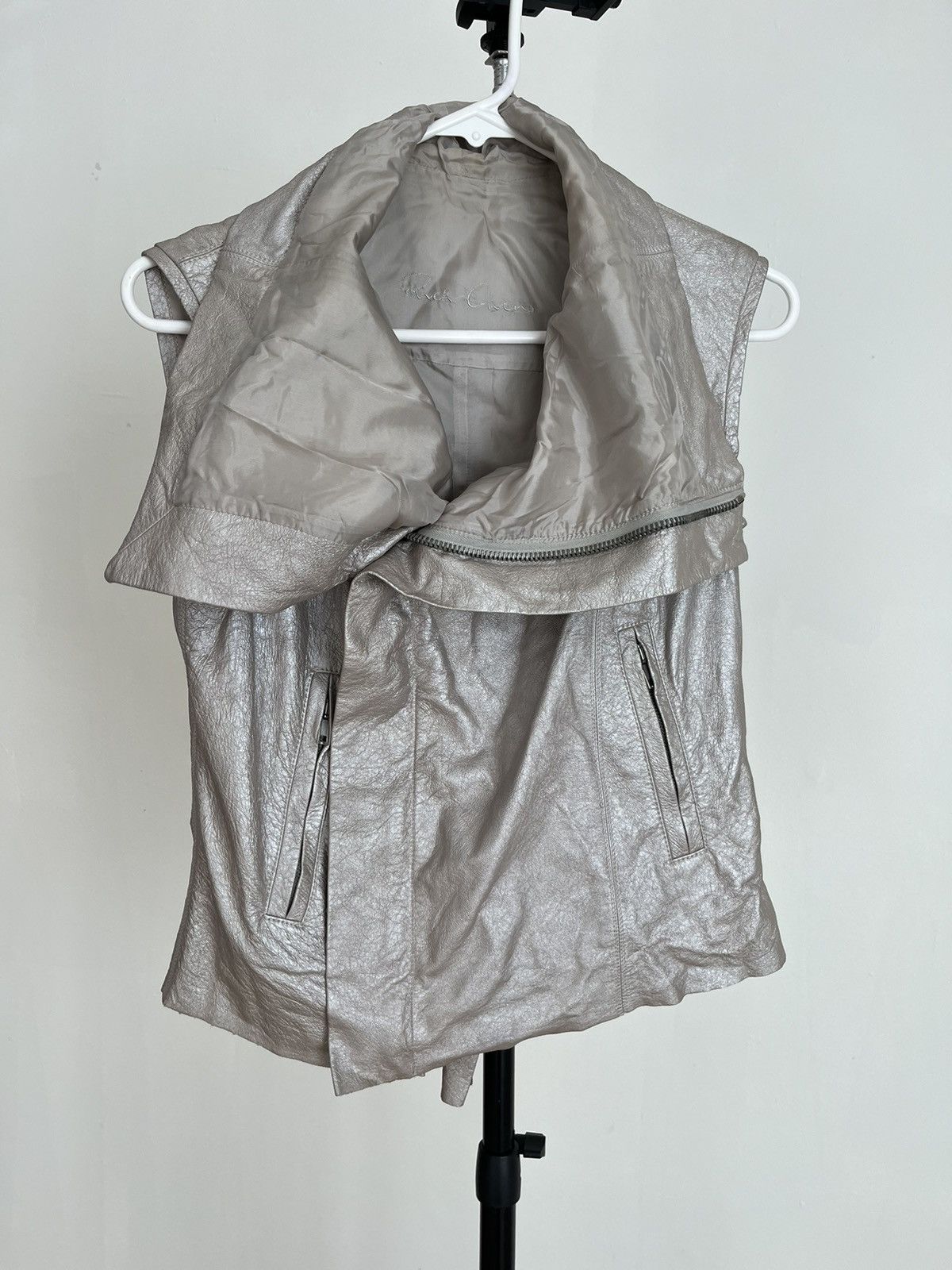 Rick Owens Rick Owens Silver Lambskin Vest sz. 42 Size M / US 6-8 / IT 42-44 - 2 Thumbnail