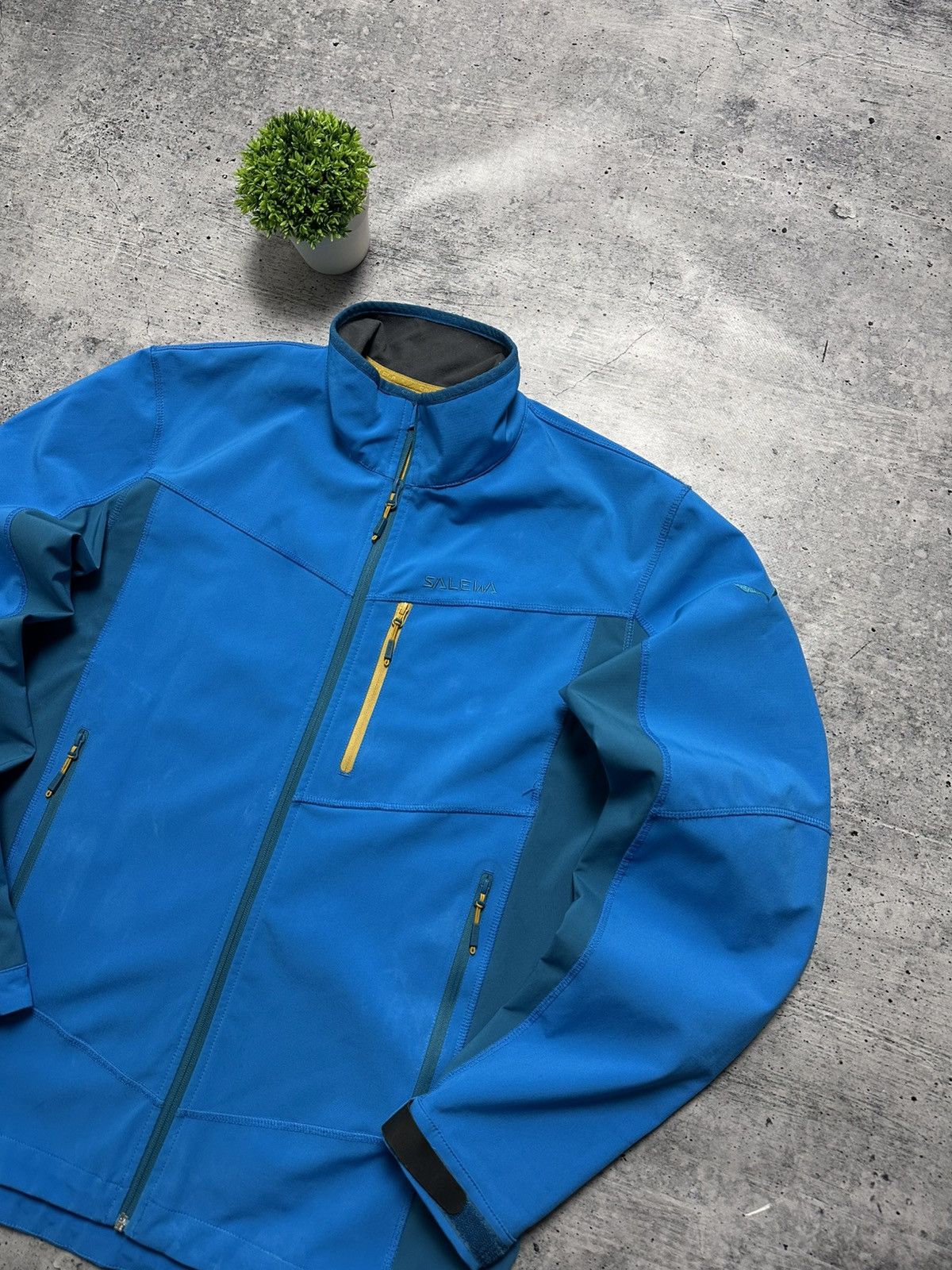 SALEWA Salewa Geisler Softshell Hiking Outdoor Ski Gorpcore Jacket Size US XL / EU 56 / 4 - 4 Thumbnail