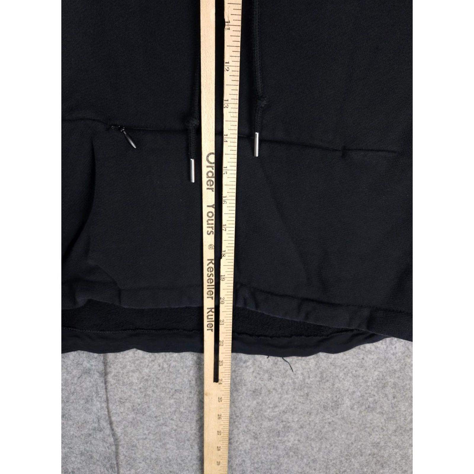 Nike VINTAGE Nike Hoodie Women’s M Black Oversized Cropped Center Swoosh Zip Pocket Hoodie Women's M Black Oversized Cropped Center Swoosh Zip Pocket Size M / US 6-8 / IT 42-44 - 7 Thumbnail