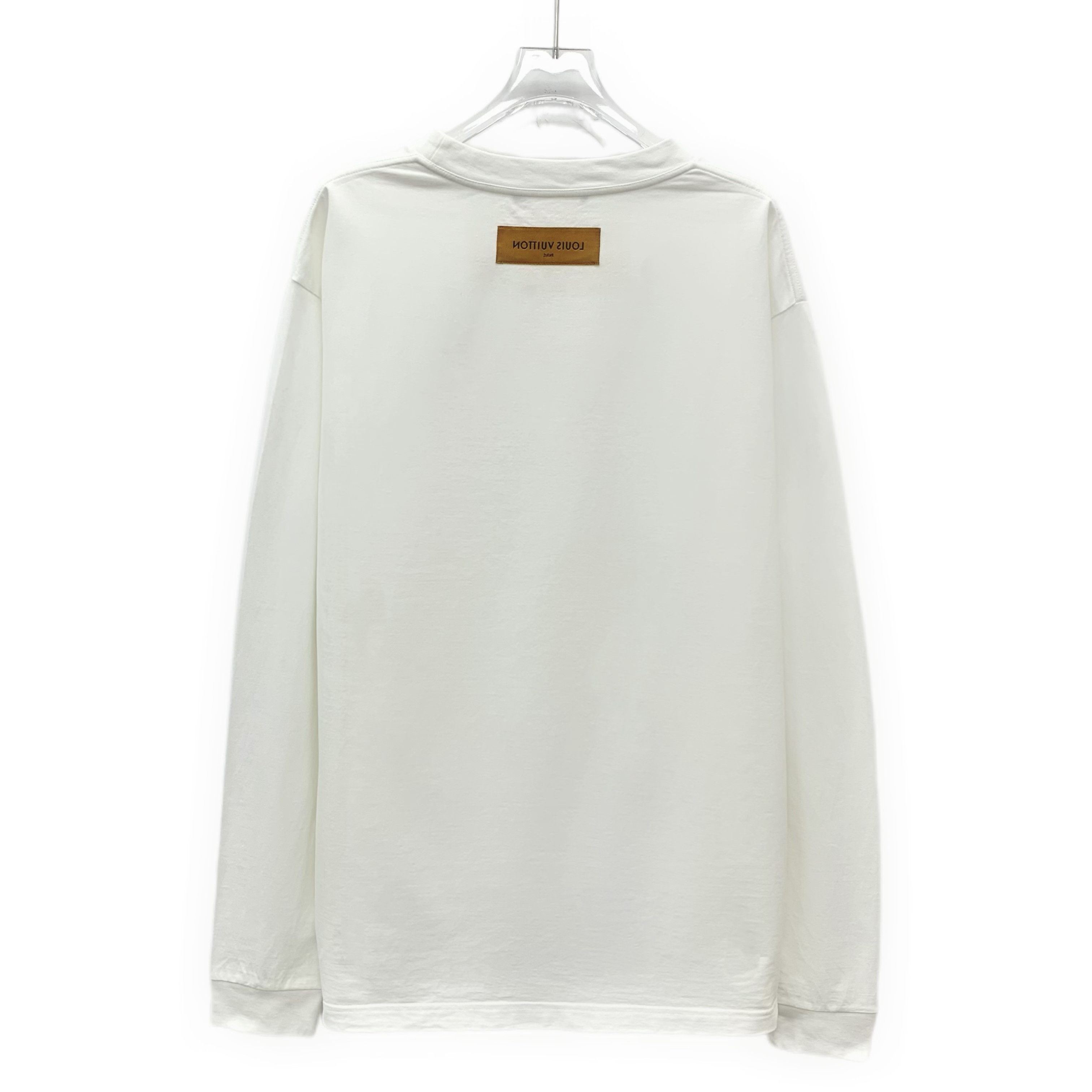 Louis Vuitton Louis Vuitton Embossed Logo Tee White (XL) Size US XL / EU 56 / 4 - 2 Thumbnail
