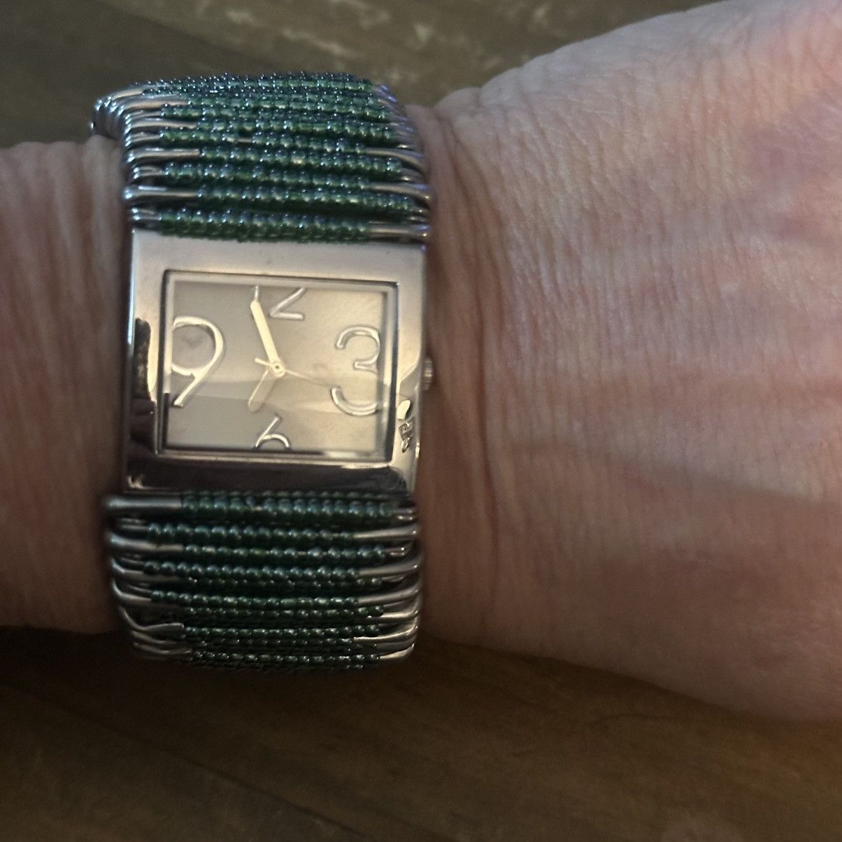 Other Green beaded safety pin stretch band watch Size ONE SIZE - 3 Thumbnail