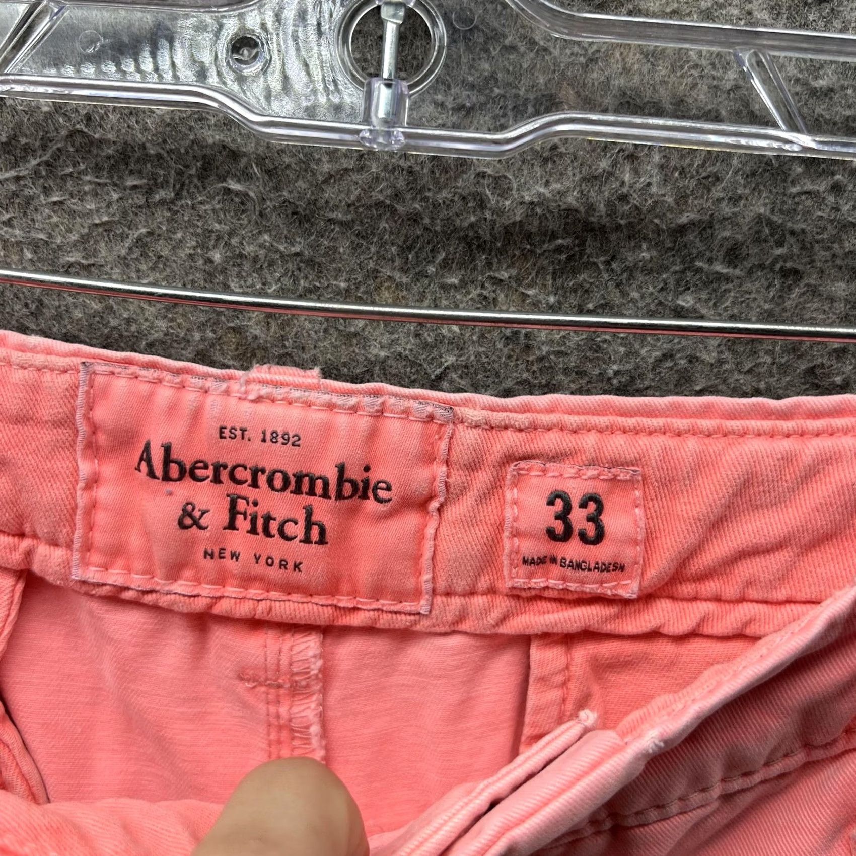 Abercrombie & Fitch Abercrombie & Fitch Shorts Mens 33 Pink Chino Flat Front Casual Summer Pants (Chino) Mens Tailored Flat Front Pink Cotton ShortS Size US 33 - 4 Thumbnail