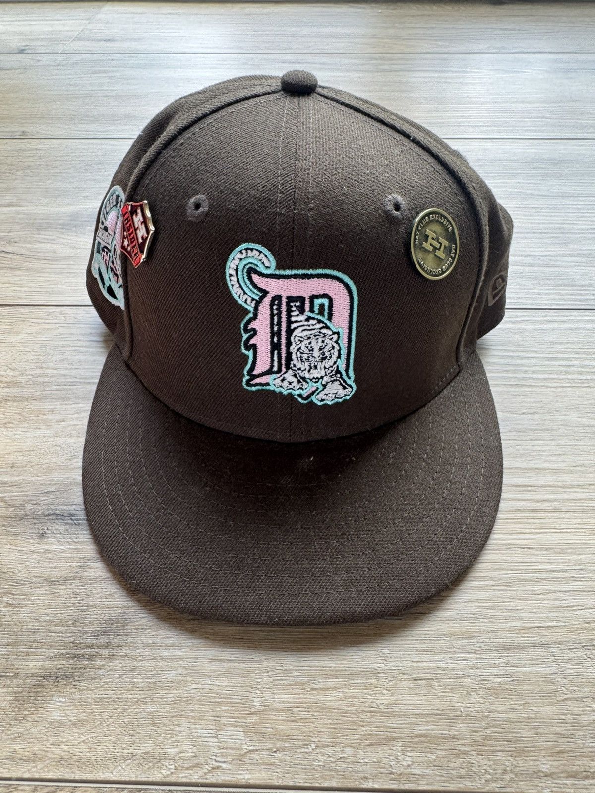 New Era Detroit Tigers - Tiger Stadium Side Patch Brown/Pink /Teal Size ONE SIZE - 1 Thumbnail