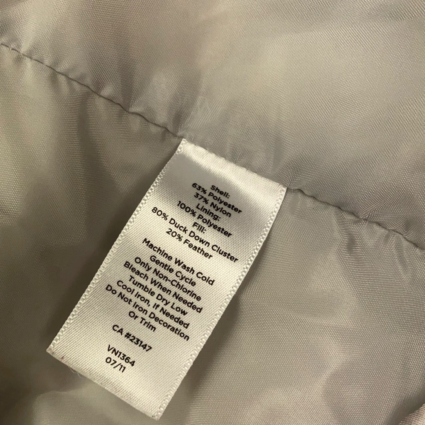 Talbots VINTAGE Talbots Petites Puffer Vest Womens P (Size 0/2) Silver Down Full Zip Pockets Size XXS / US 00 / IT 34 - 4 Thumbnail