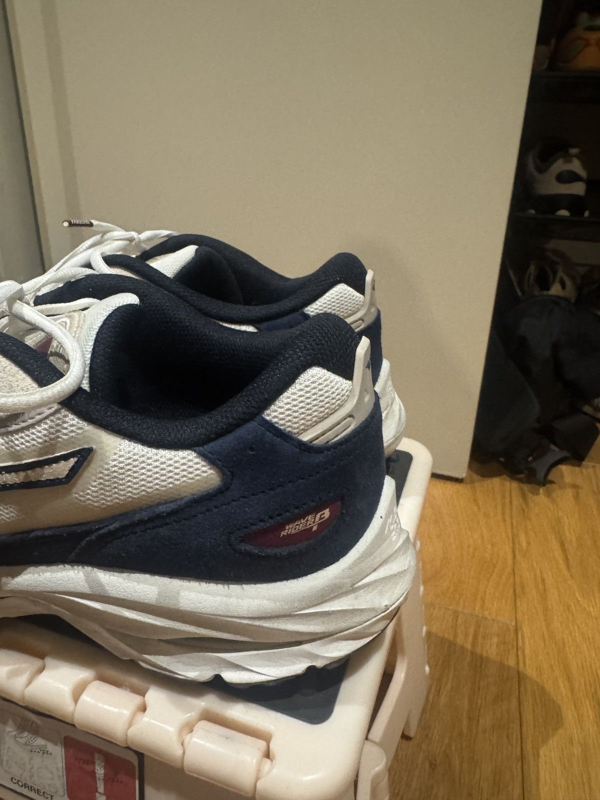Mizuno Mizuno Wave Rider Beta Size US 9.5 / EU 42-43 - 3 Thumbnail