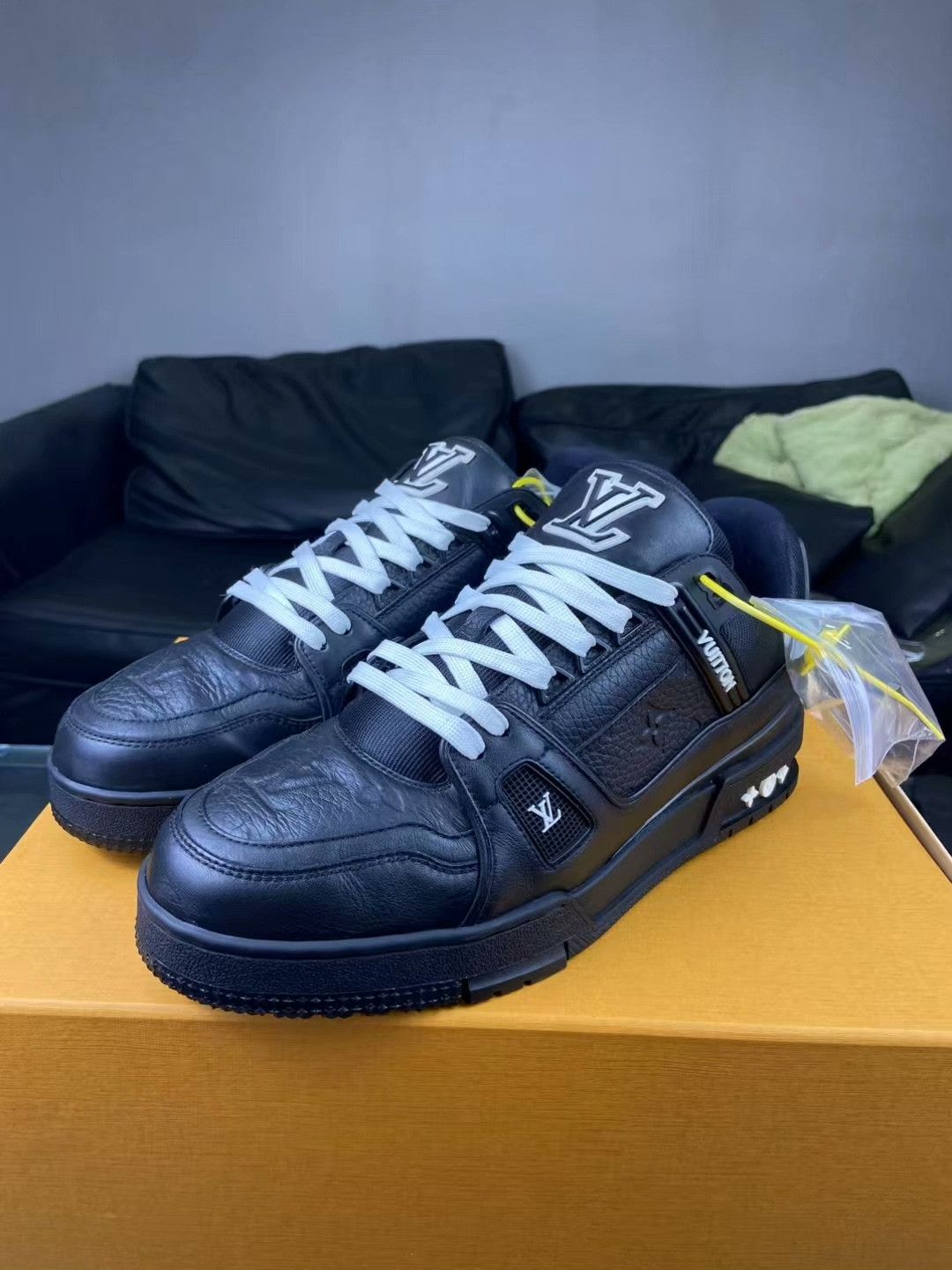 Louis Vuitton Louis Vuitton Training Black Lowtop Sneakers 9.5 Men Size US 9.5 / EU 42-43 - 1 Thumbnail
