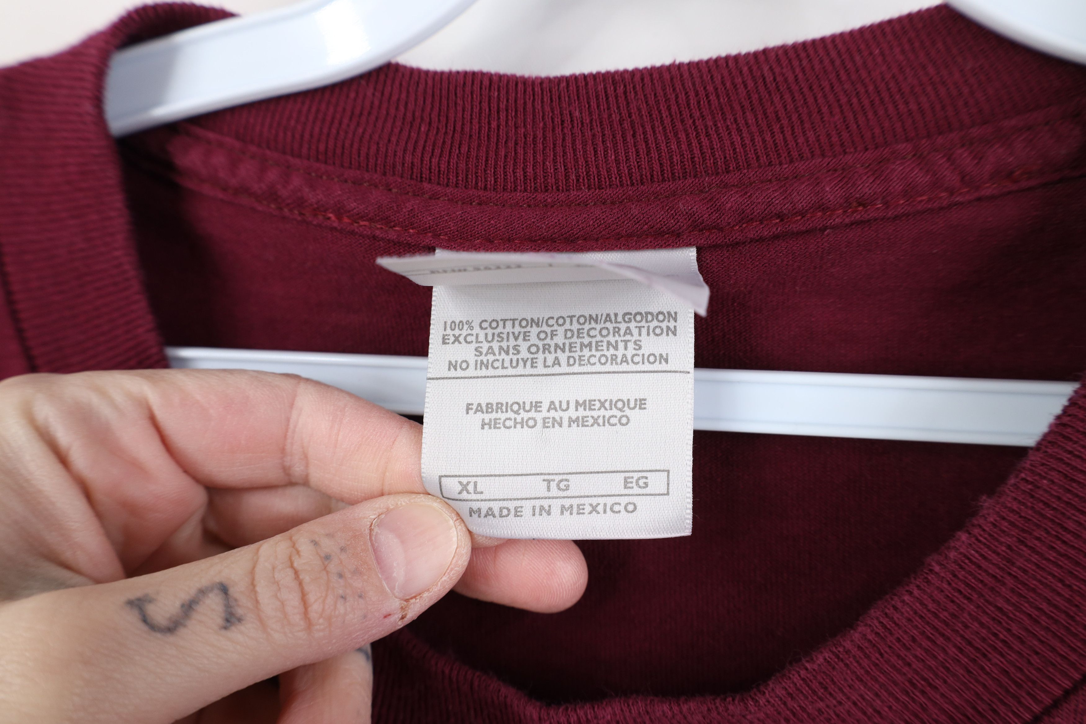 Nike Vintage Y2K Nike Scott Big Center Swoosh T-Shirt Burgundy Size US XL / EU 56 / 4 - 7 Thumbnail