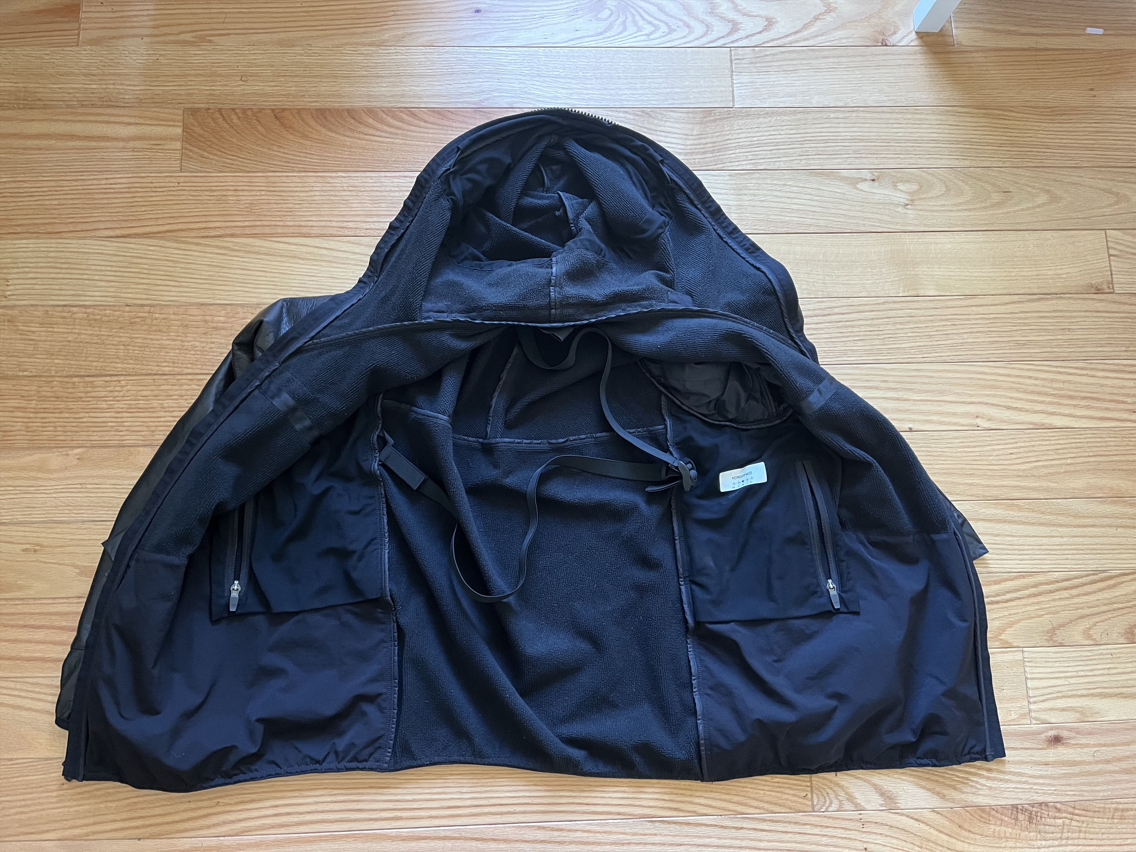 Acronym J63A-FO Size US M / EU 48-50 / 2 - 6 Thumbnail