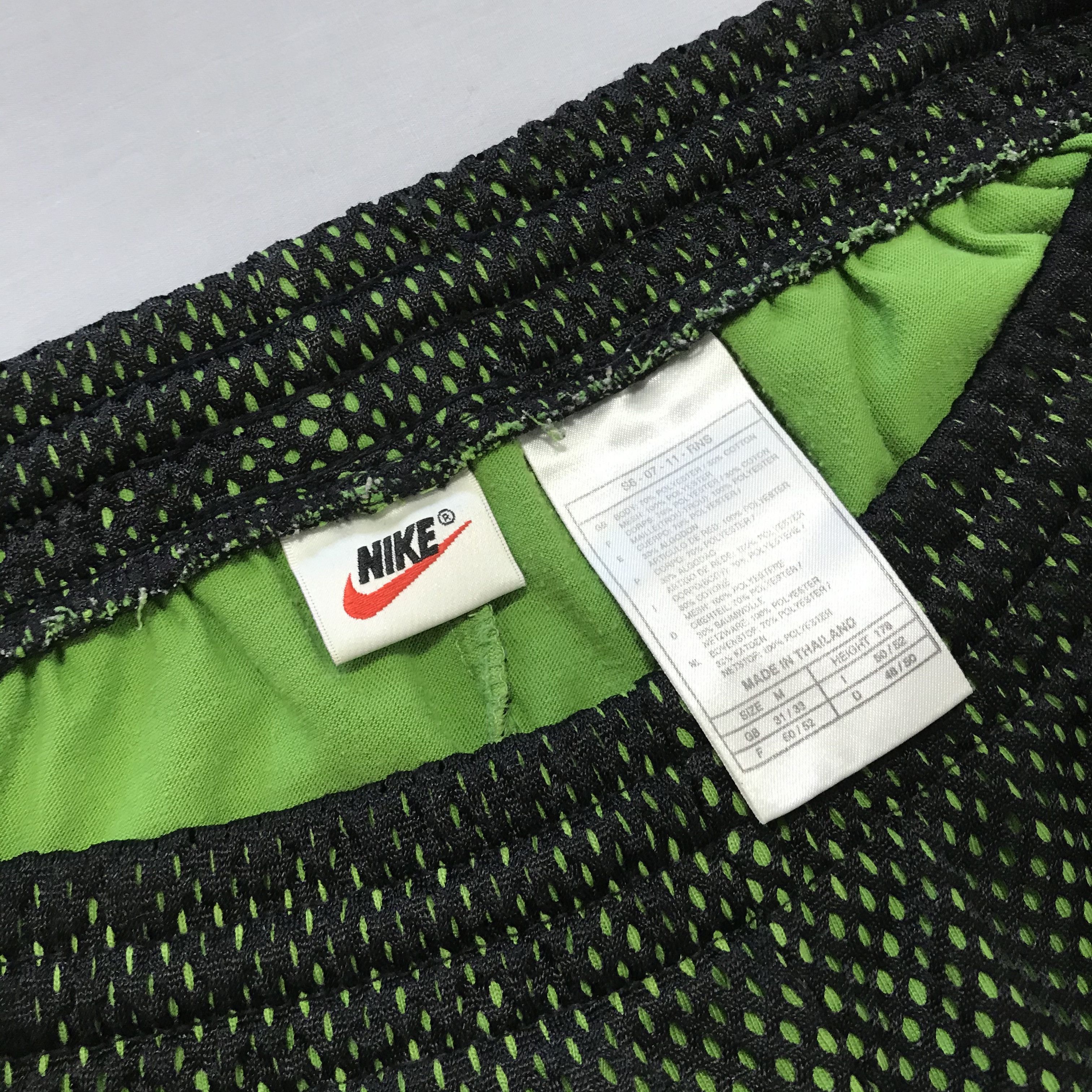 Nike NIKE Vintage Shorts Big Logo Swoosh 90s Rare Streetwear Size US 32 / EU 48 - 4 Thumbnail